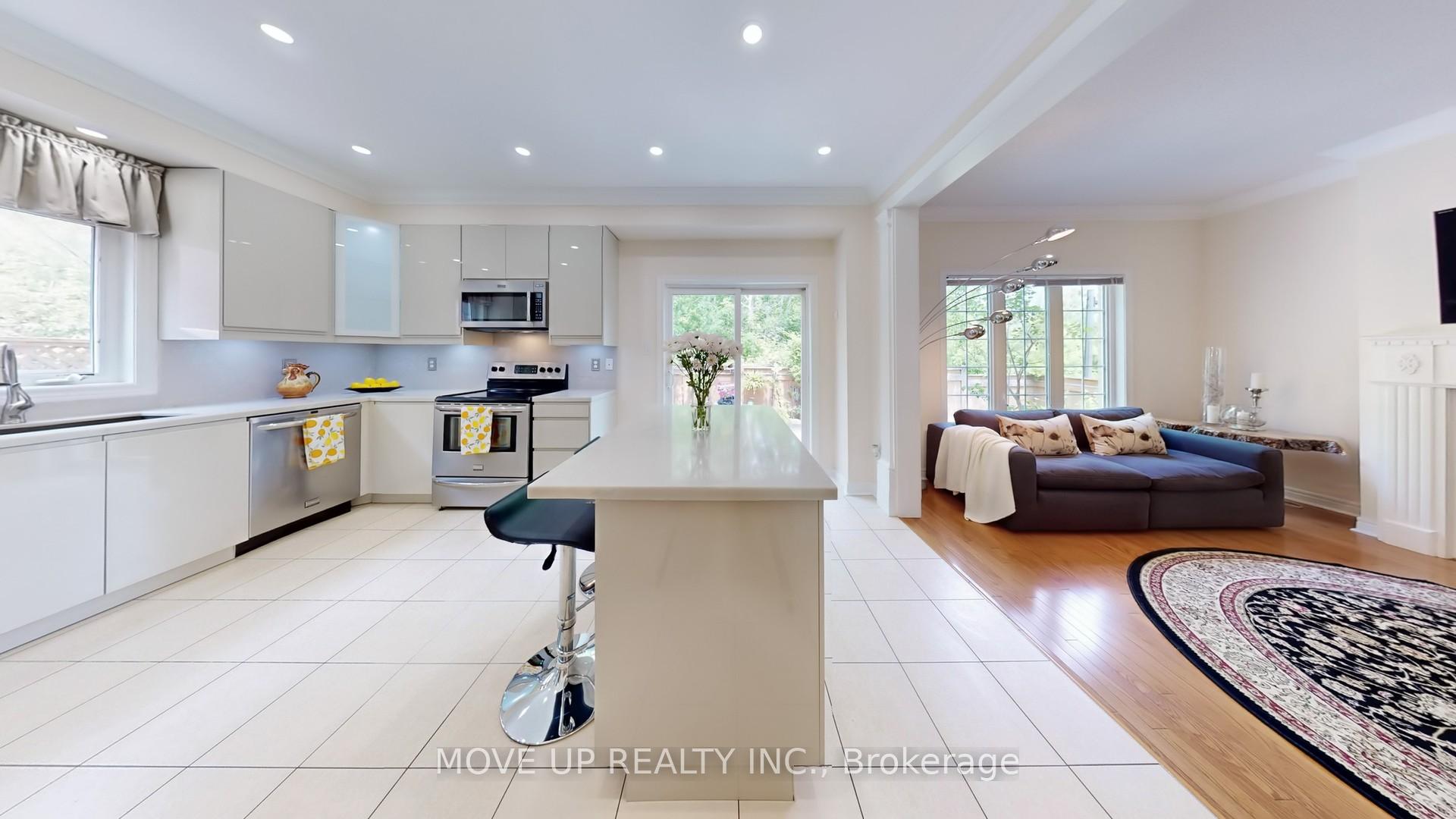 Photo 13 of 84 Santa Amato Crescent, Vaughan, Patterson — HOMEH