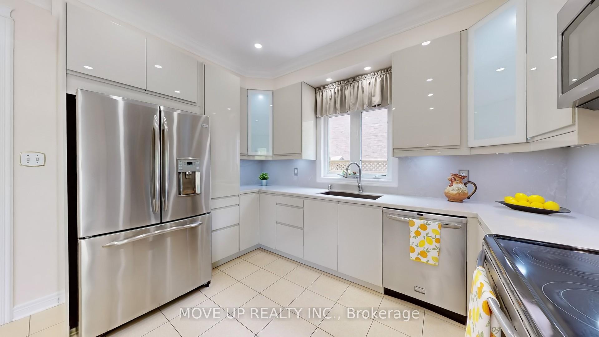 Photo 15 of 84 Santa Amato Crescent, Vaughan, Patterson — HOMEH