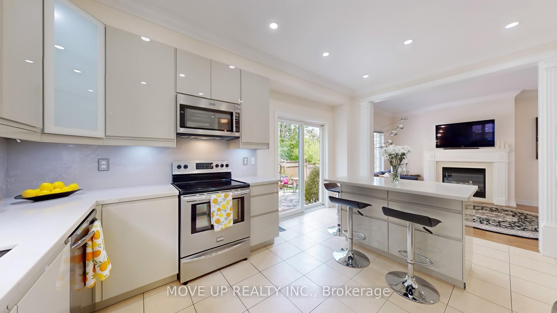 Photo 18 of 84 Santa Amato Crescent, Vaughan, Patterson — HOMEH