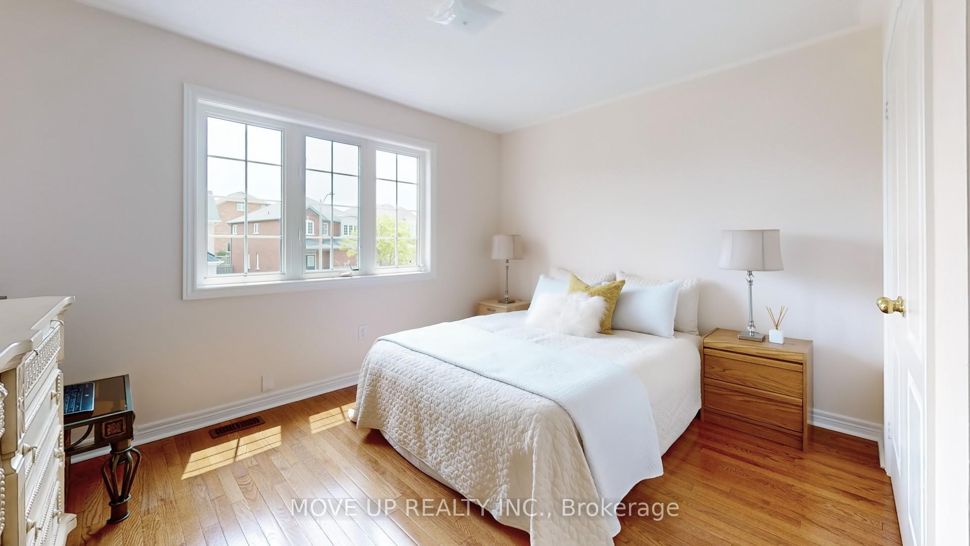 Photo 28 of 84 Santa Amato Crescent, Vaughan, Patterson — HOMEH