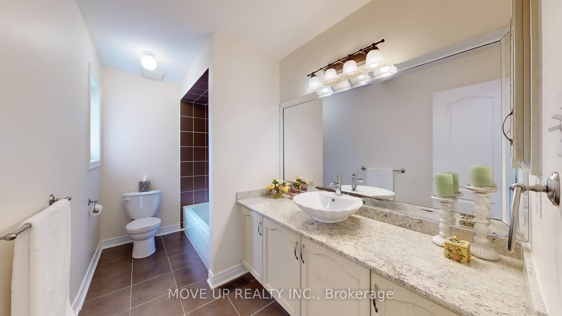 Photo 33 of 84 Santa Amato Crescent, Vaughan, Patterson — HOMEH