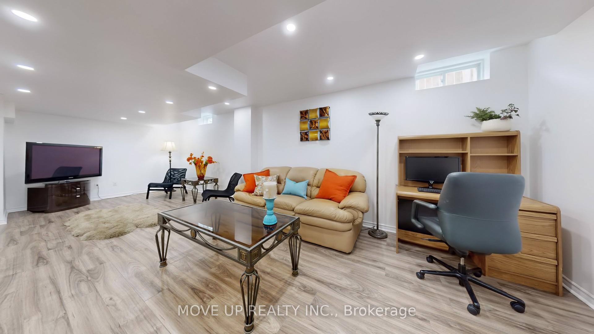 Photo 36 of 84 Santa Amato Crescent, Vaughan, Patterson — HOMEH