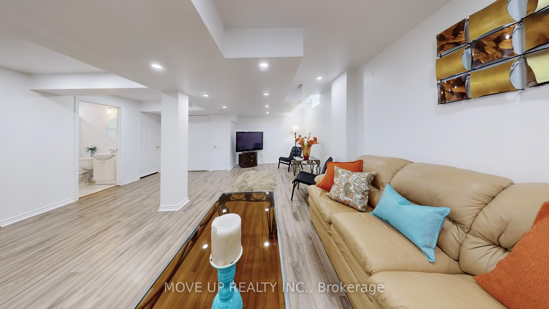 Photo 38 of 84 Santa Amato Crescent, Vaughan, Patterson — HOMEH