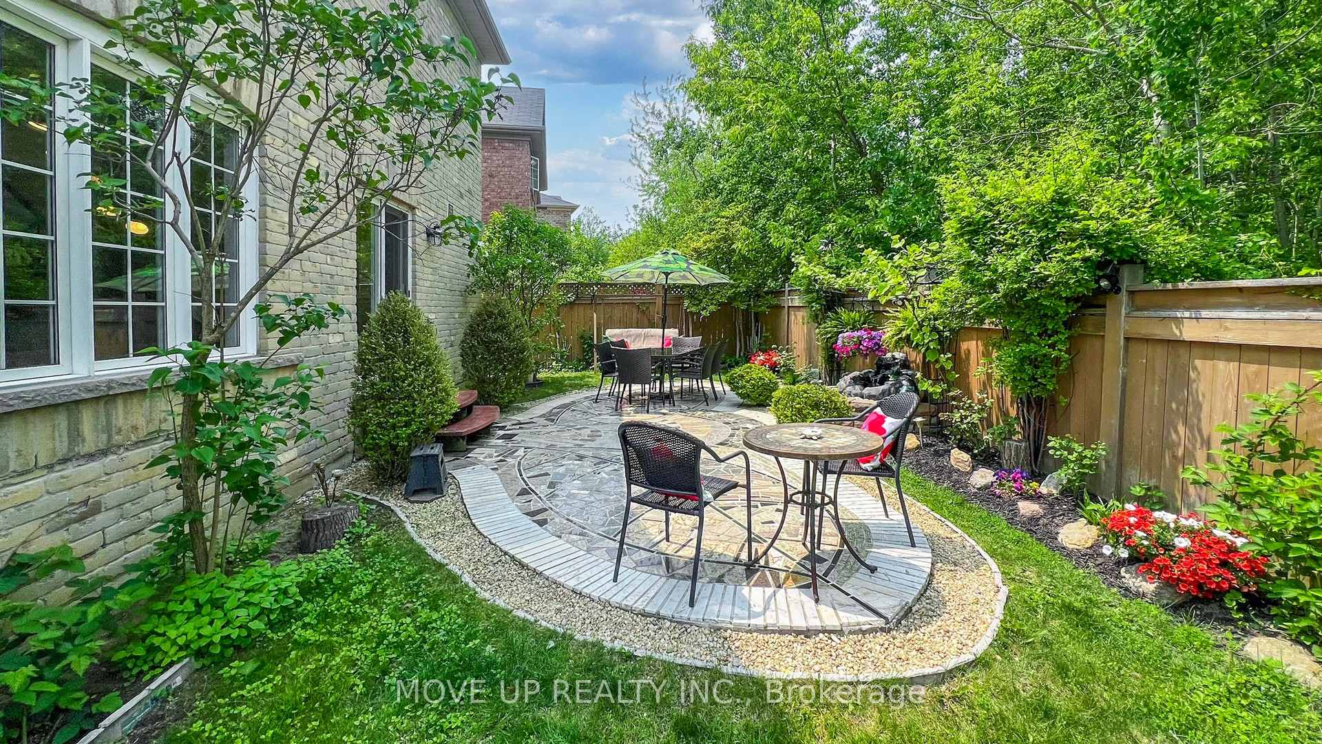 Photo 44 of 84 Santa Amato Crescent, Vaughan, Patterson — HOMEH