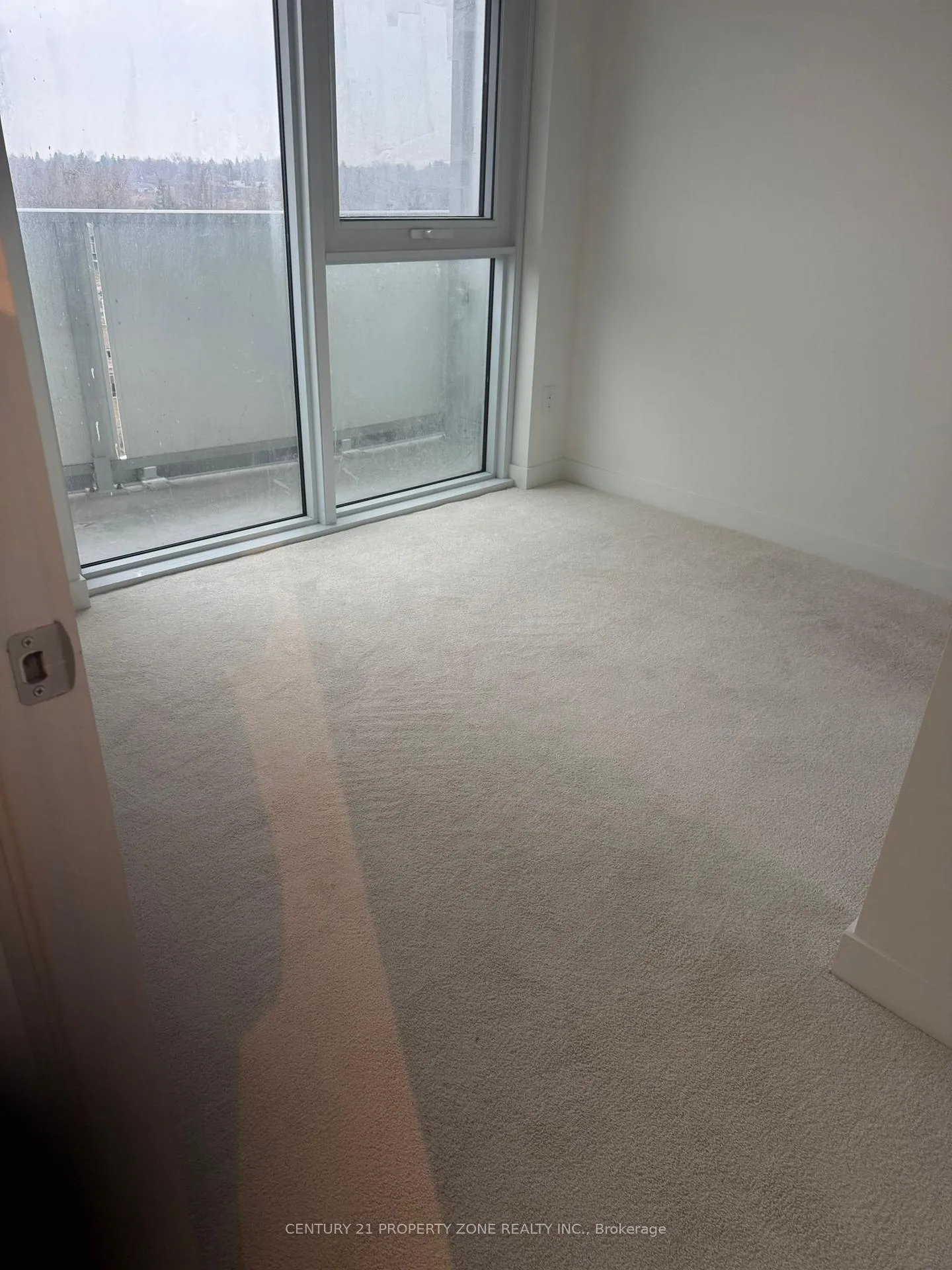 Photo 3 of Unit 411, 1010 Sandy Beach Road, Pickering, Bay Ridges — HOMEH