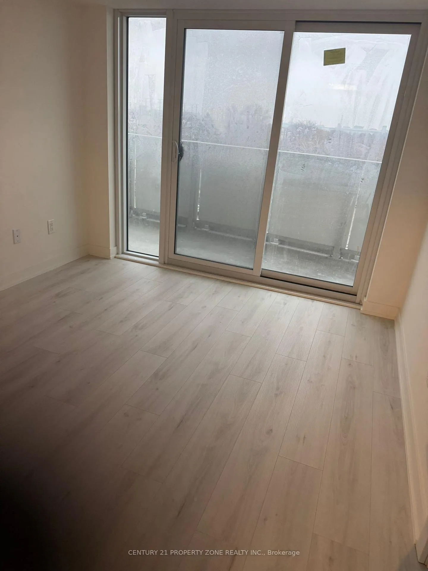 Photo 5 of Unit 411, 1010 Sandy Beach Road, Pickering, Bay Ridges — HOMEH