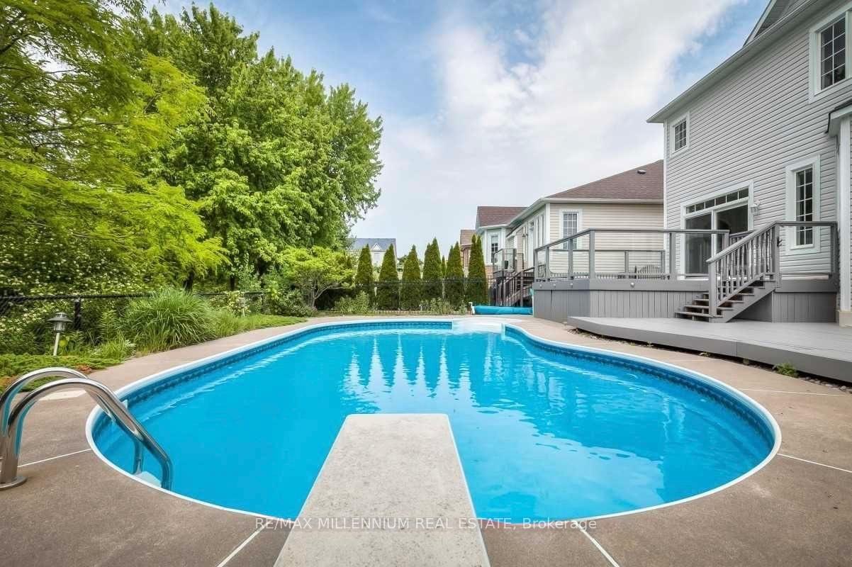 Photo 4 of 4 Joshua Boulevard, Whitby, Brooklin — HOMEH