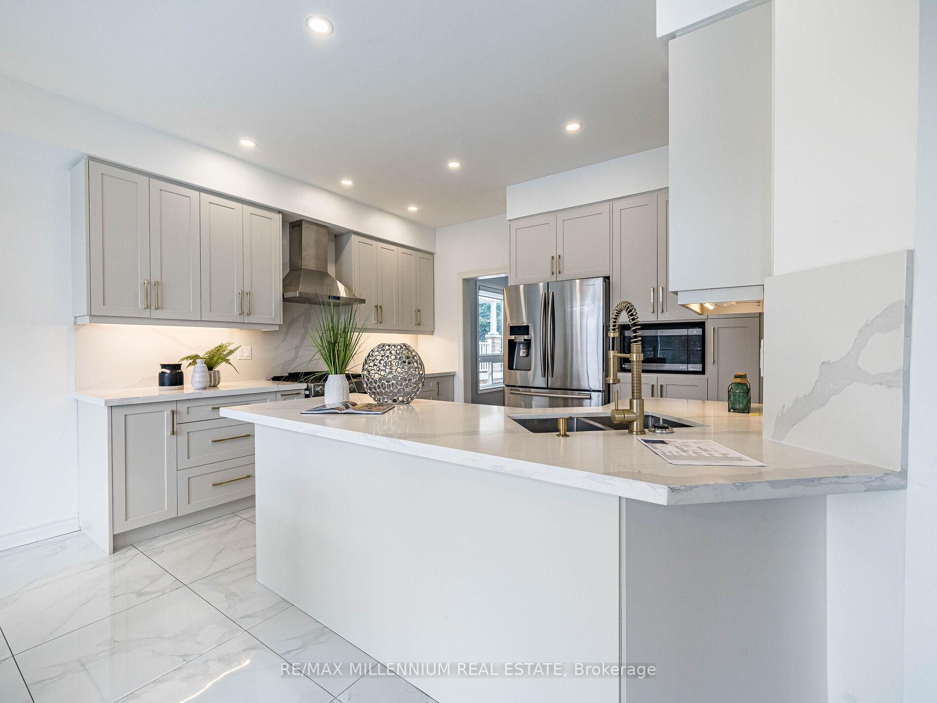 Photo 16 of 4 Joshua Boulevard, Whitby, Brooklin — HOMEH