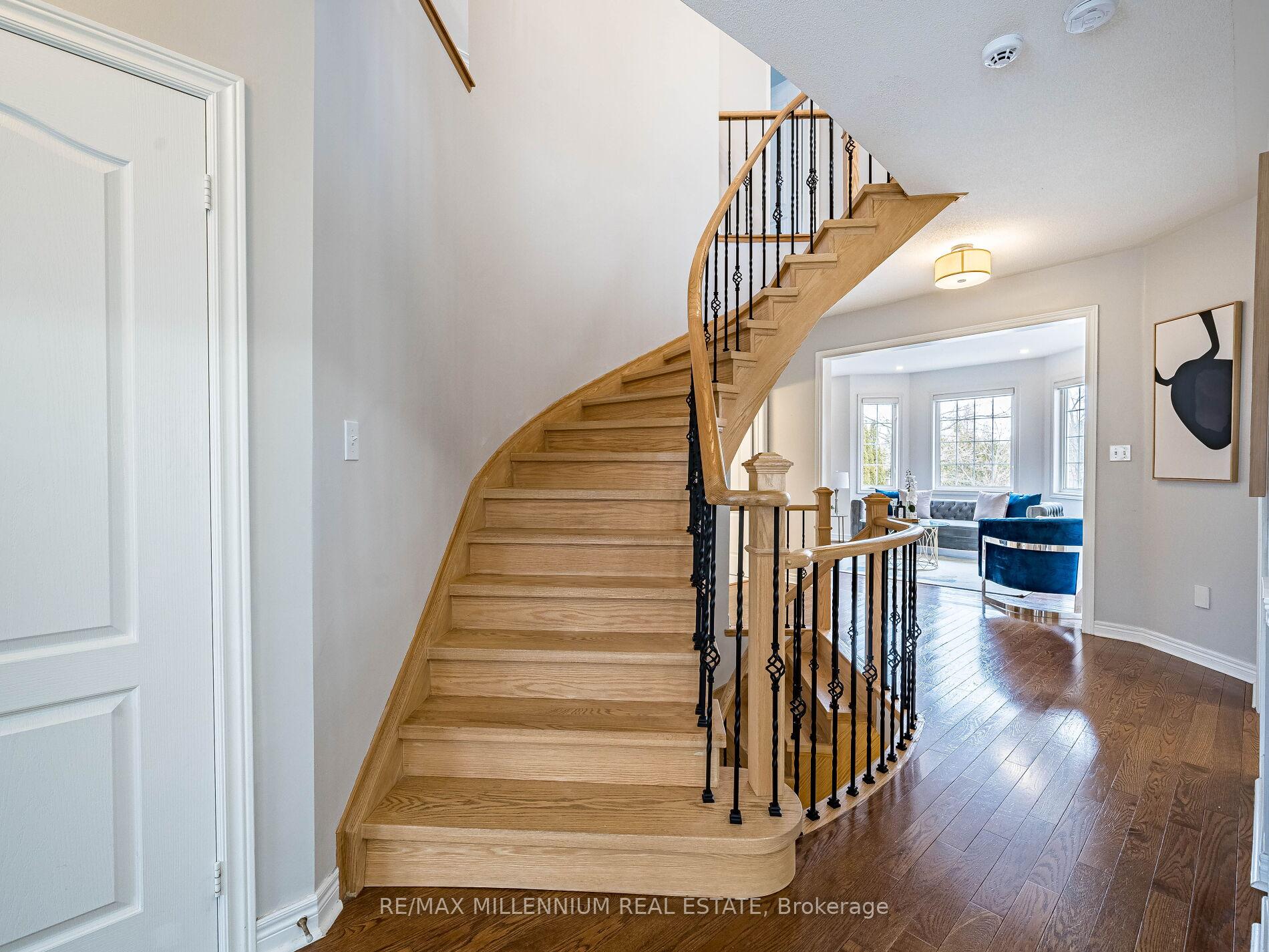Photo 21 of 4 Joshua Boulevard, Whitby, Brooklin — HOMEH