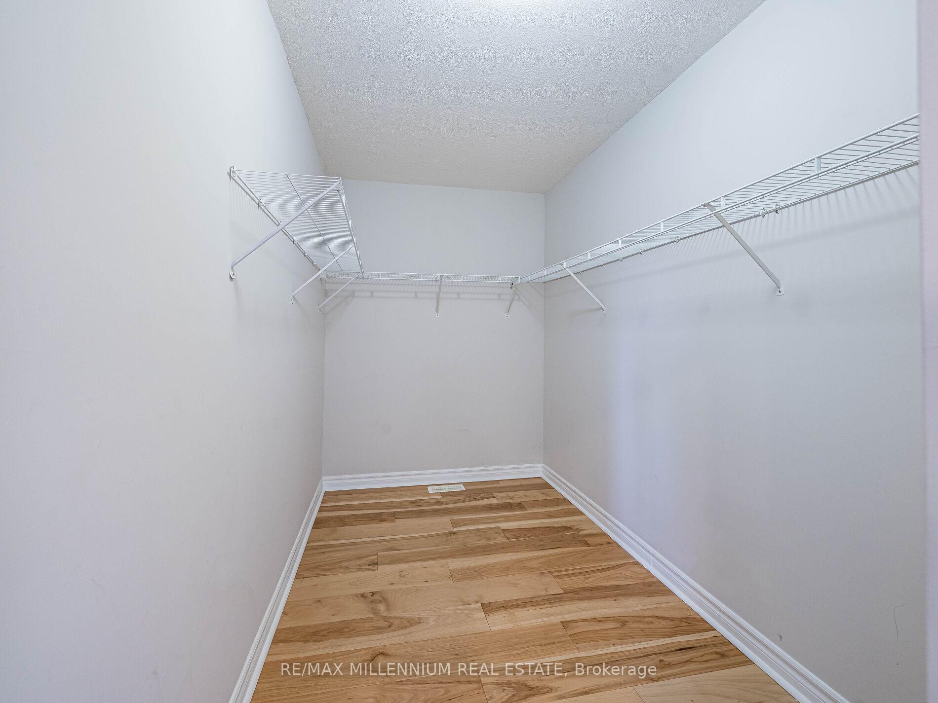Photo 27 of 4 Joshua Boulevard, Whitby, Brooklin — HOMEH