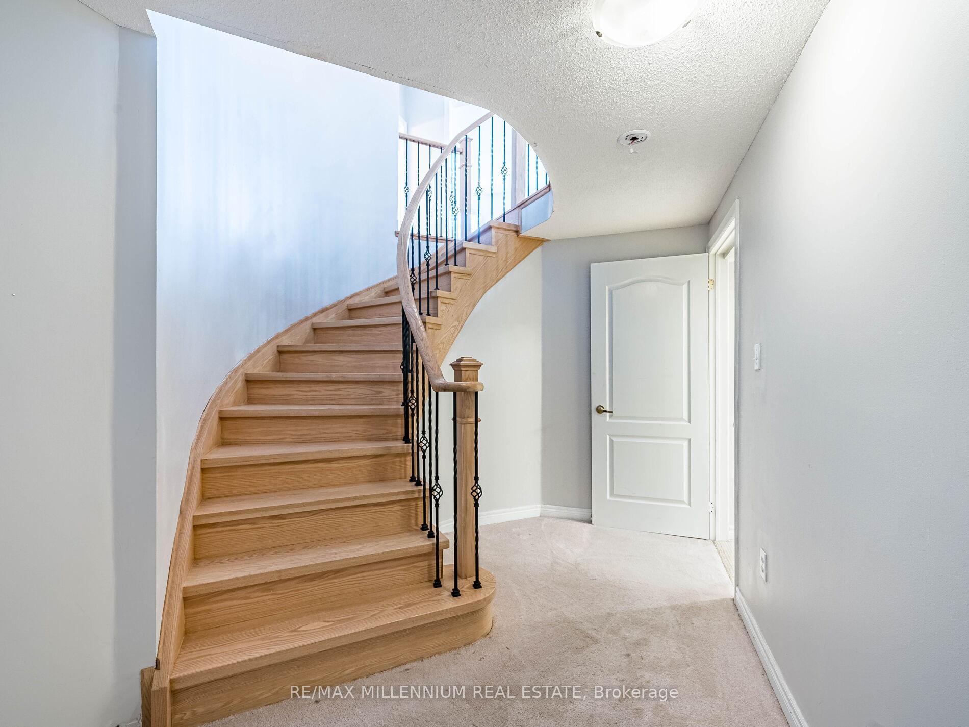 Photo 33 of 4 Joshua Boulevard, Whitby, Brooklin — HOMEH