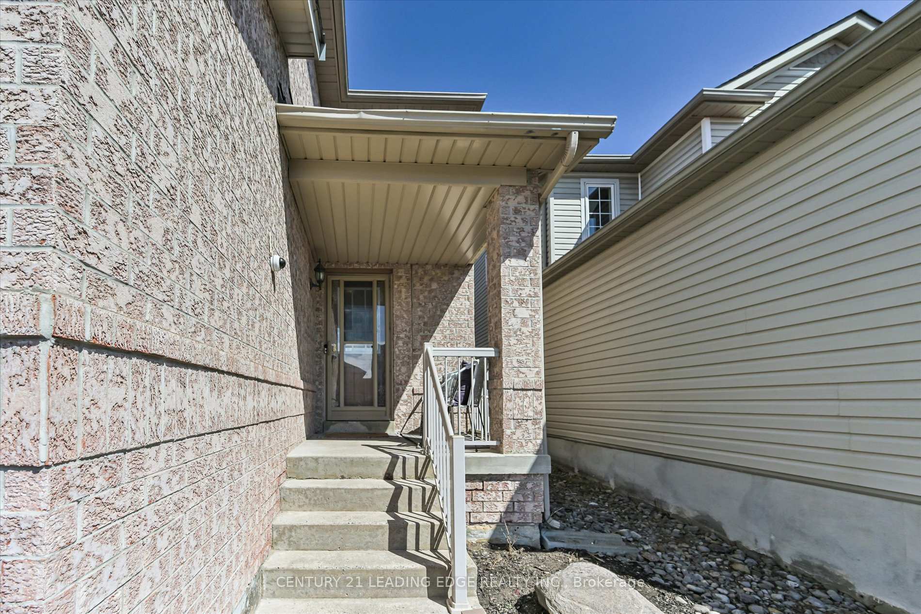 Photo 4 of 446 Nottingham Crescent, Oshawa, Eastdale — HOMEH