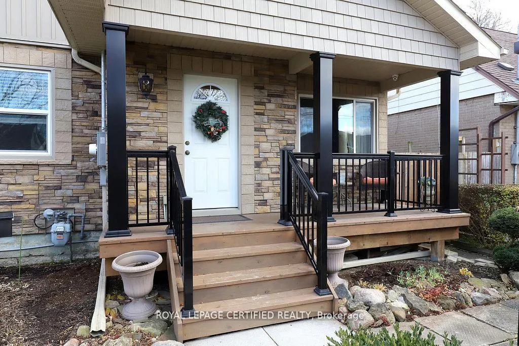 Photo 4 of 37 Jessie Street, Brampton, Downtown Brampton — HOMEH