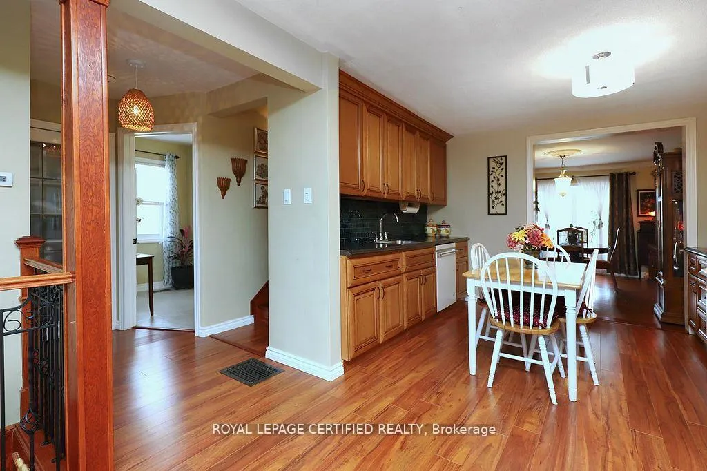 Photo 13 of 37 Jessie Street, Brampton, Downtown Brampton — HOMEH