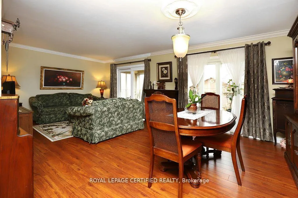 Photo 15 of 37 Jessie Street, Brampton, Downtown Brampton — HOMEH