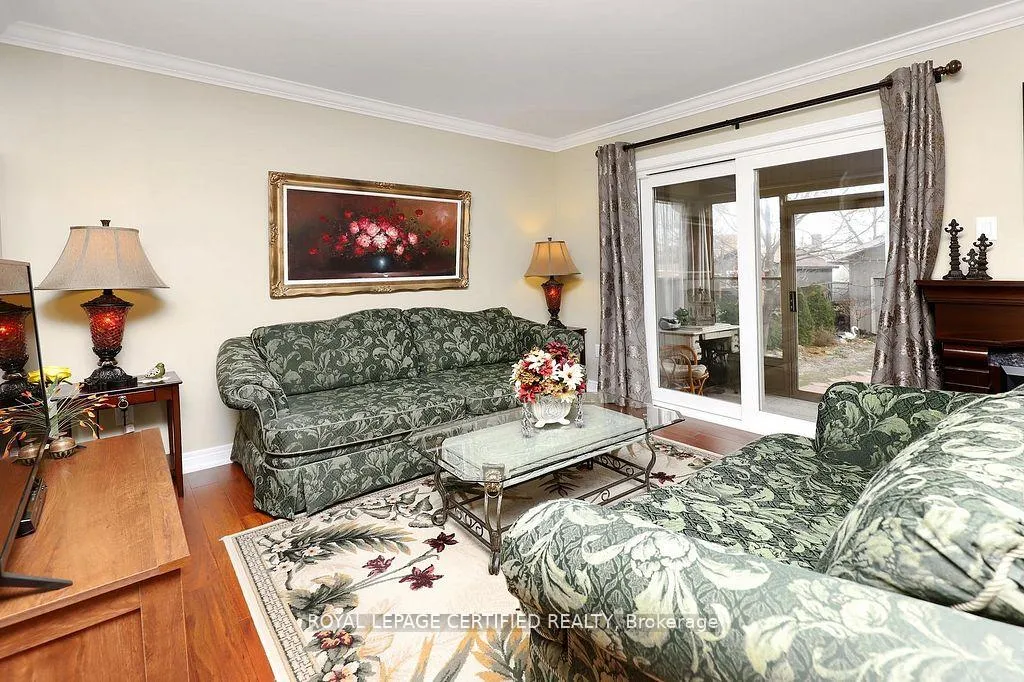 Photo 17 of 37 Jessie Street, Brampton, Downtown Brampton — HOMEH