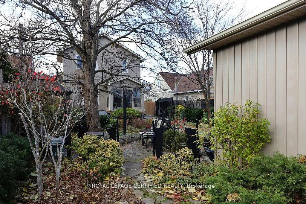 Photo 43 of 37 Jessie Street, Brampton, Downtown Brampton — HOMEH