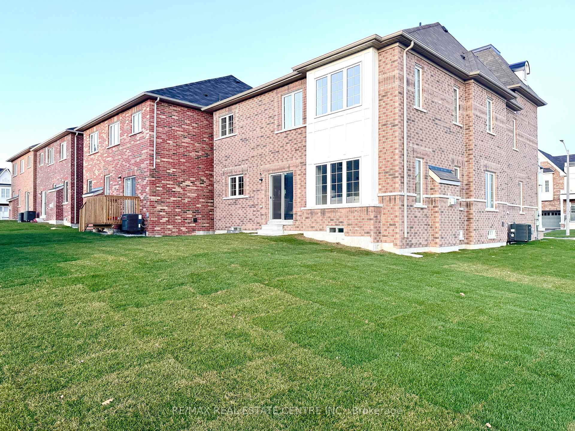 Photo 38 of 1184 Drinkle Crescent, Oshawa, Eastdale — HOMEH