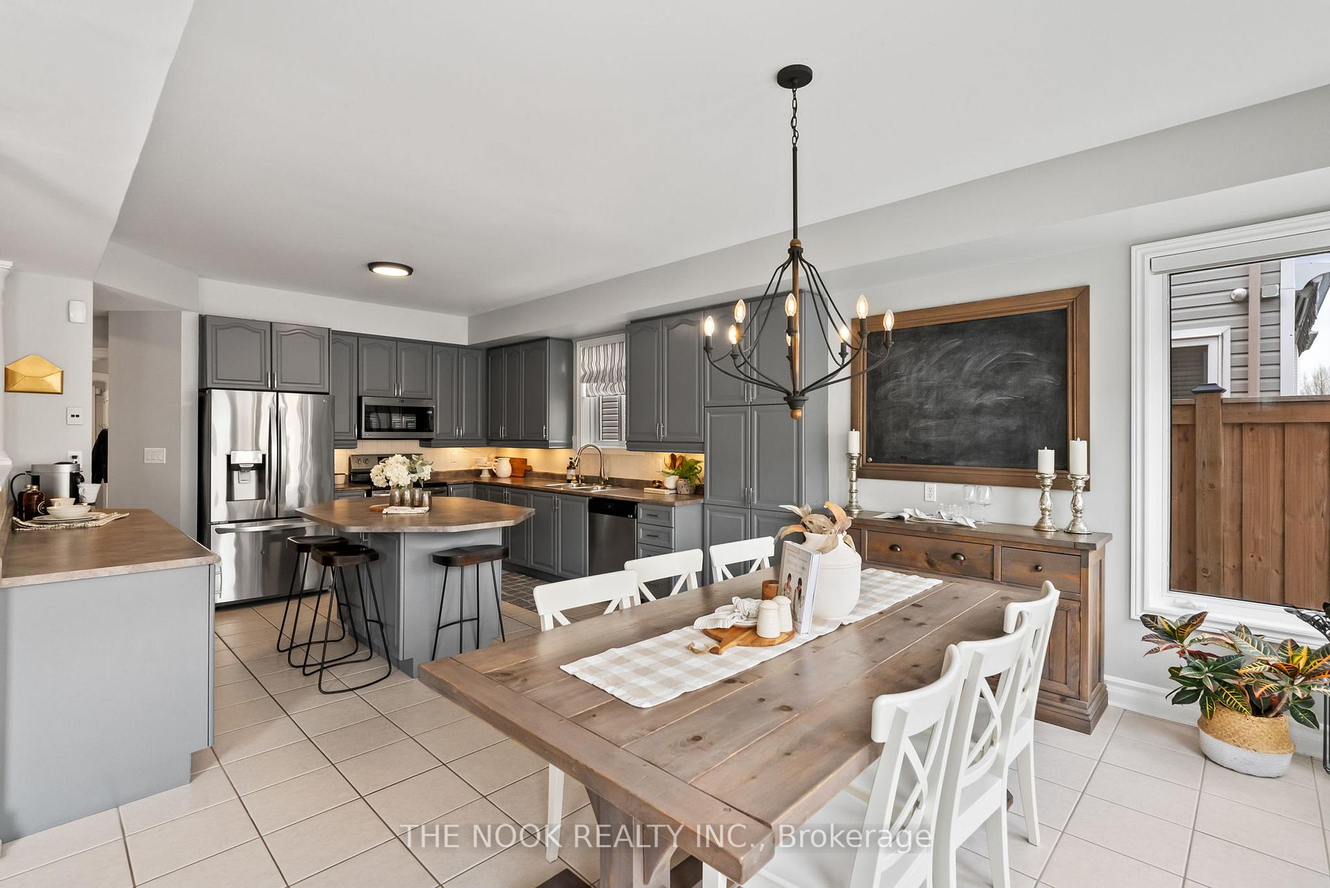 Photo 16 of 43 Tunney Place, Whitby, Brooklin — HOMEH