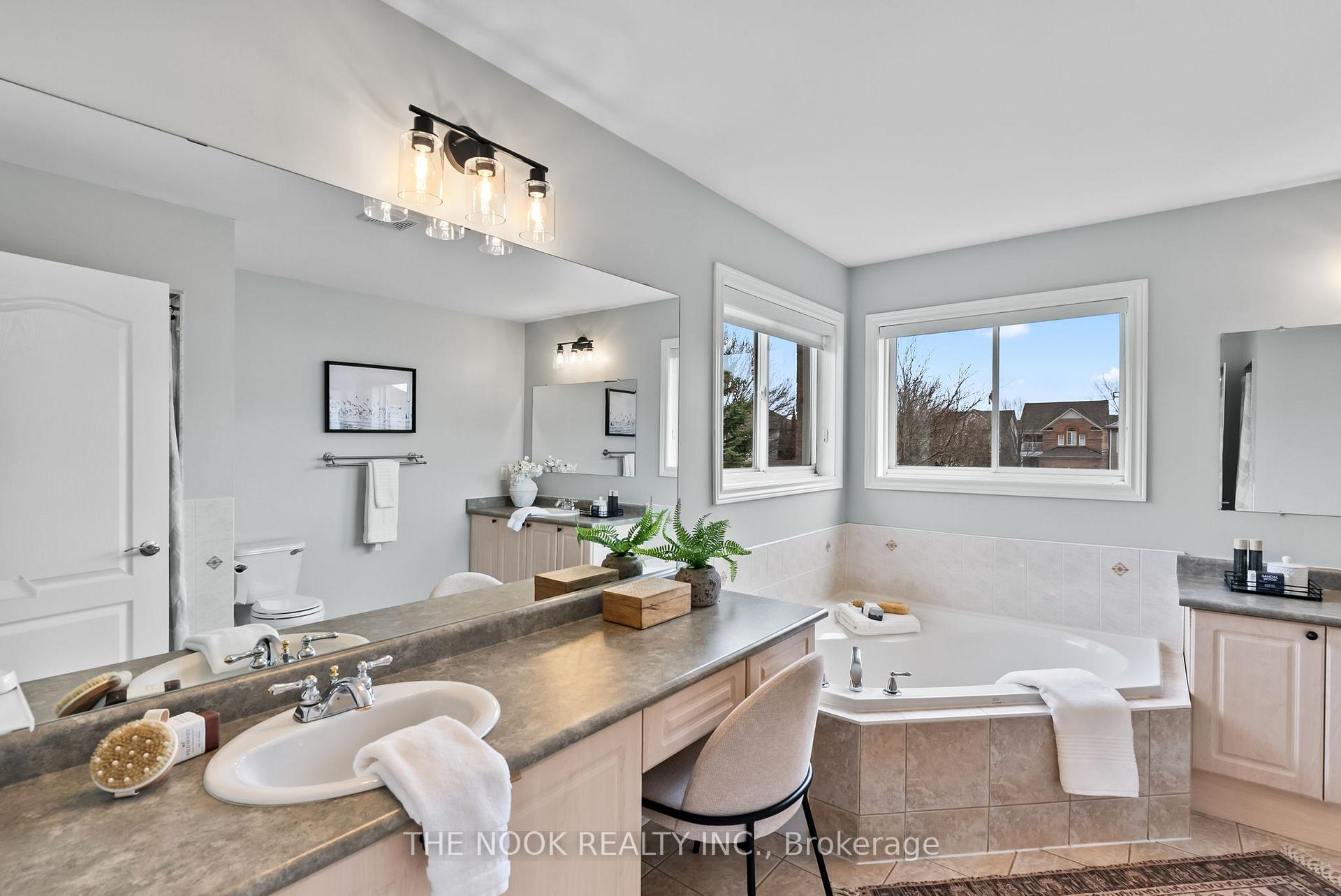 Photo 26 of 43 Tunney Place, Whitby, Brooklin — HOMEH