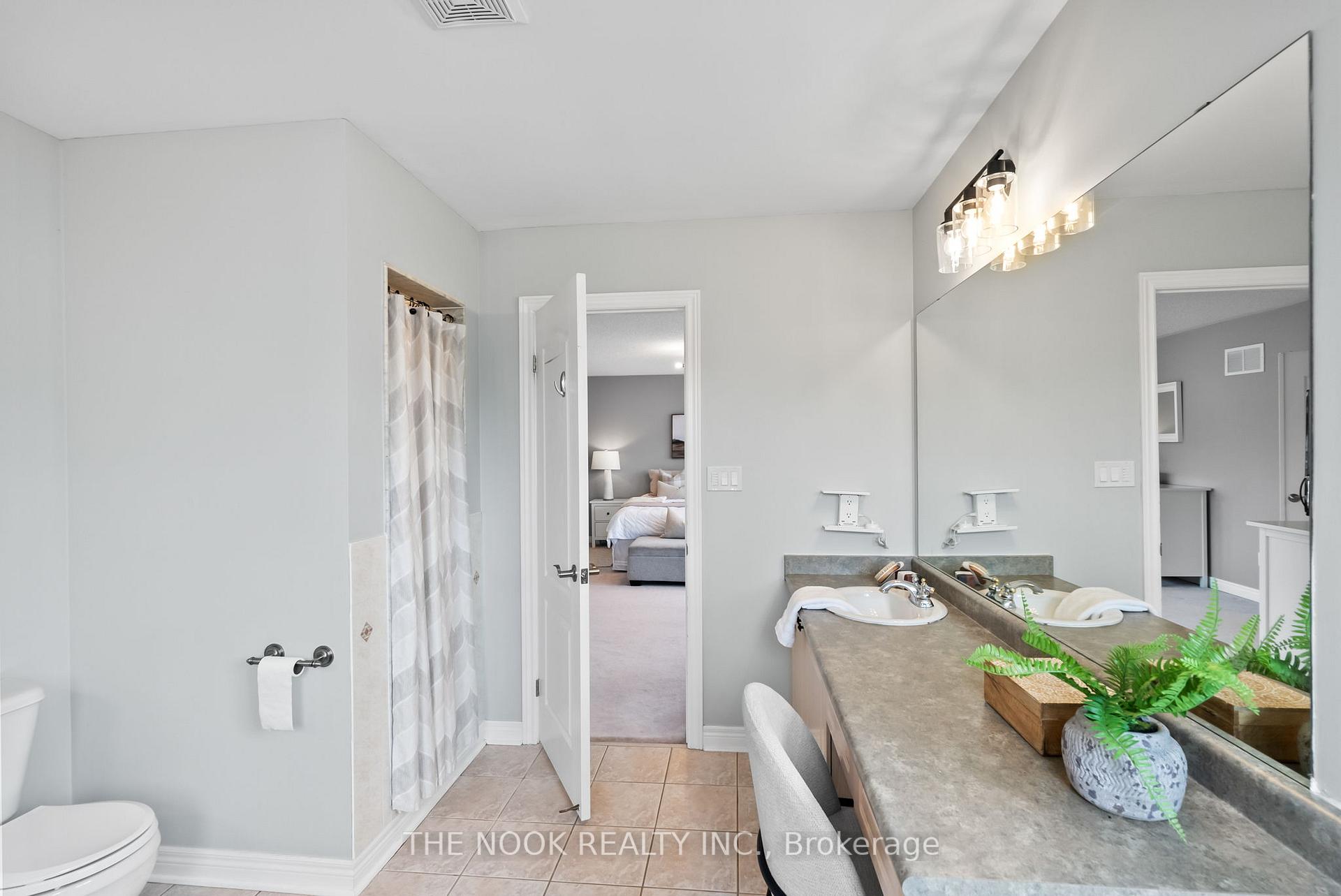 Photo 27 of 43 Tunney Place, Whitby, Brooklin — HOMEH