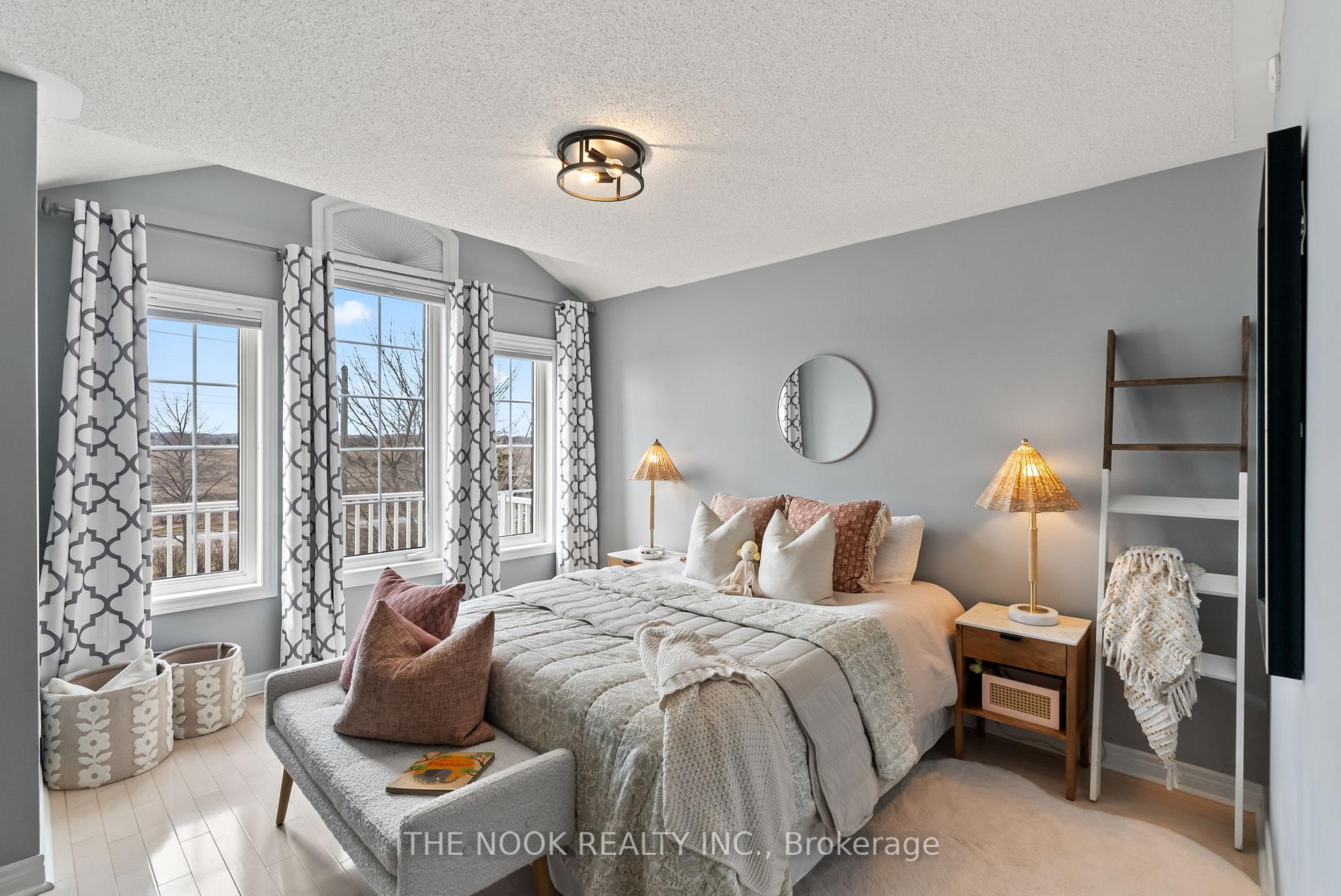 Photo 28 of 43 Tunney Place, Whitby, Brooklin — HOMEH