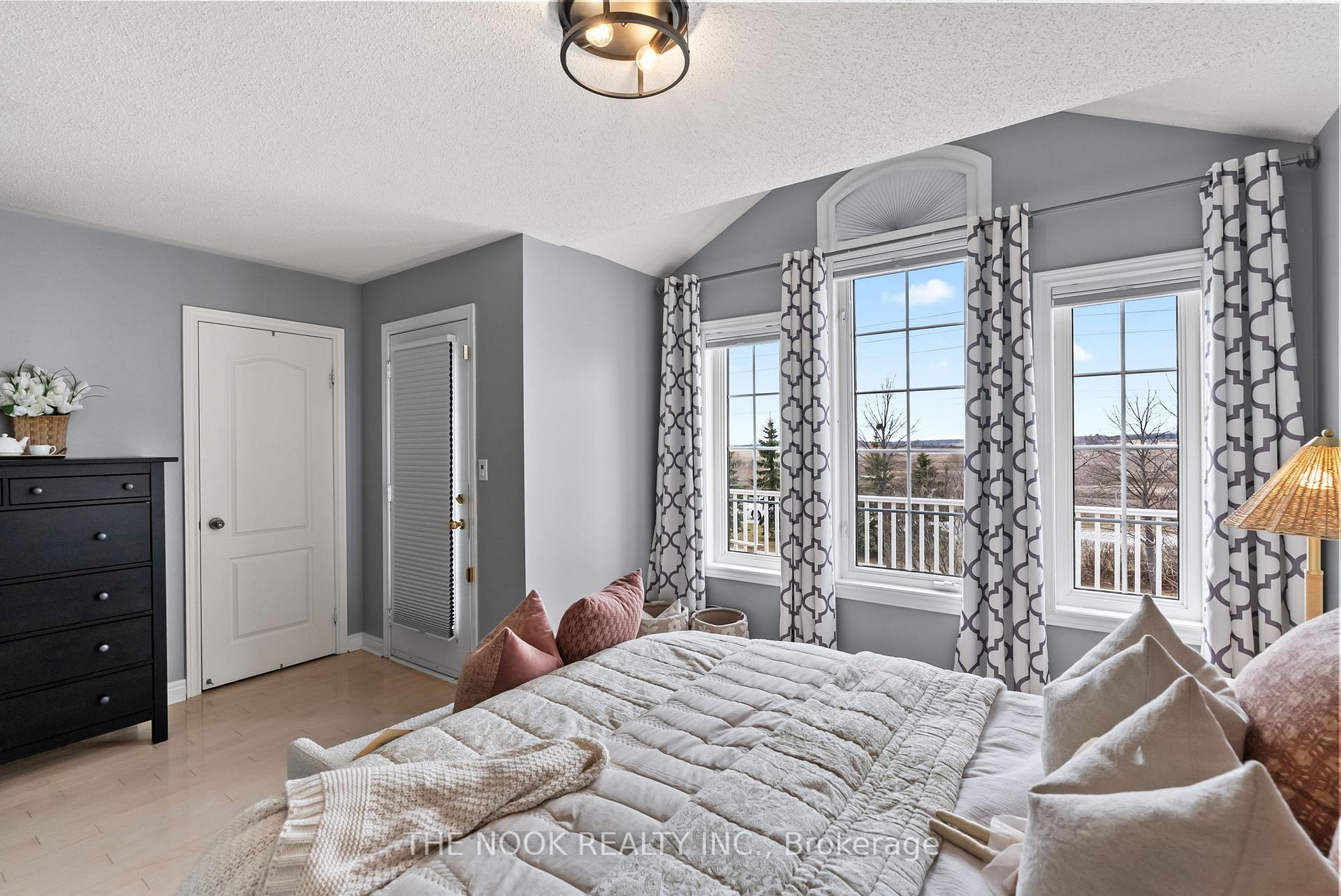 Photo 29 of 43 Tunney Place, Whitby, Brooklin — HOMEH