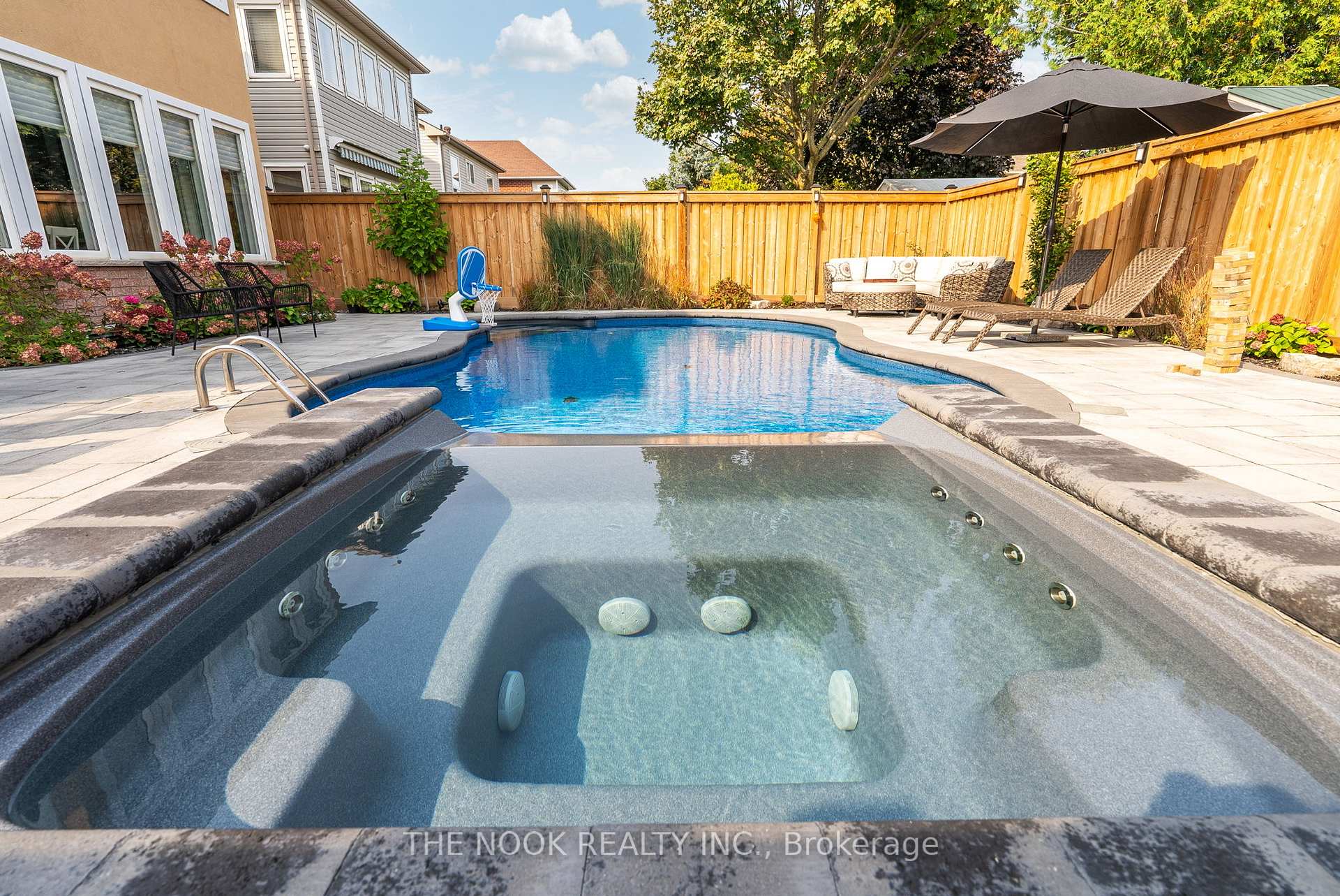Photo 46 of 43 Tunney Place, Whitby, Brooklin — HOMEH