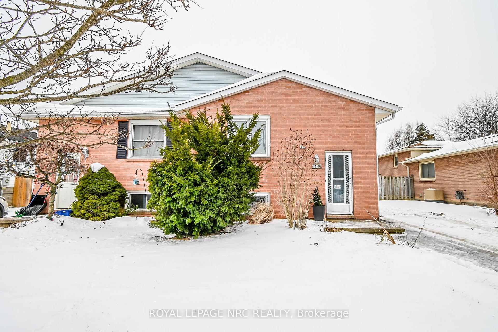 Photo 1 of 29 Briarsdale Crescent, Welland, N. Welland — HOMEH