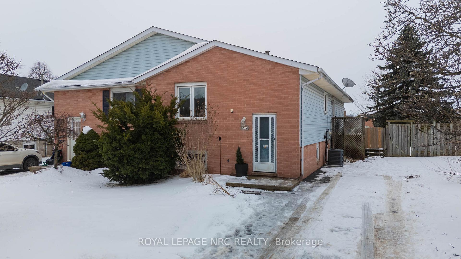 Photo 2 of 29 Briarsdale Crescent, Welland, N. Welland — HOMEH