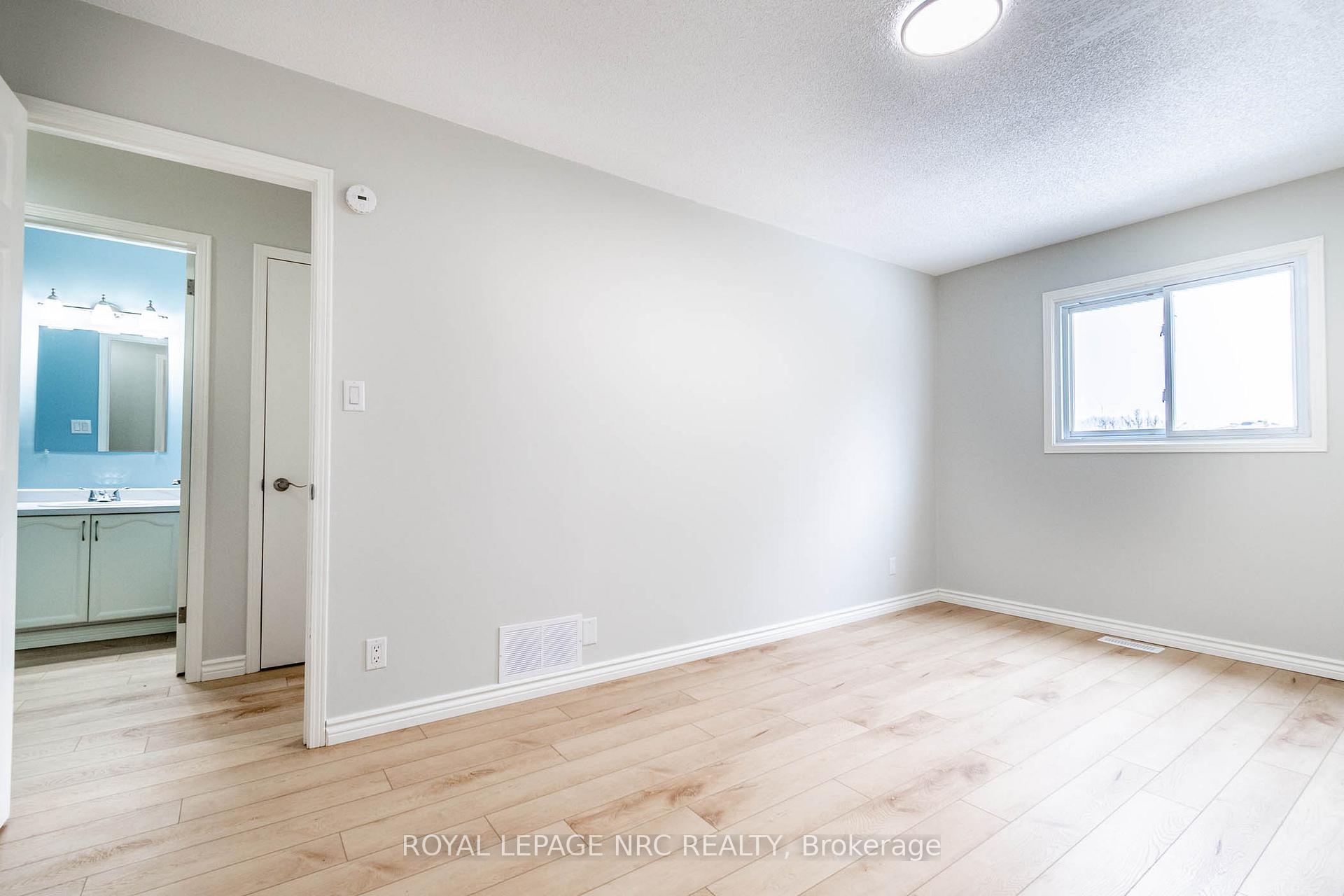 Photo 18 of 29 Briarsdale Crescent, Welland, N. Welland — HOMEH