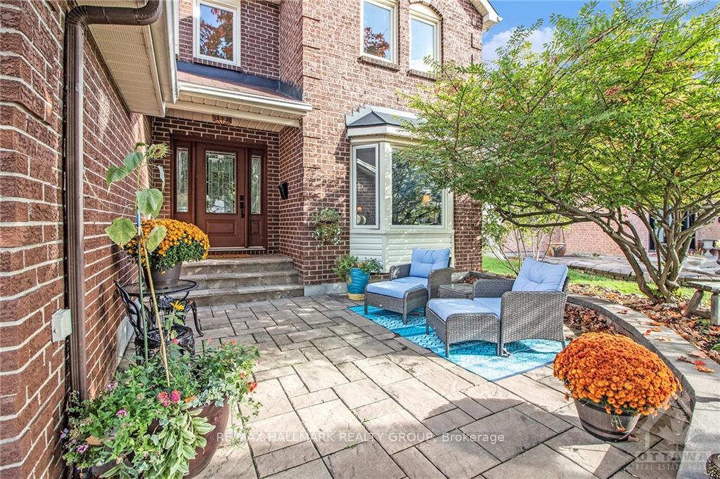 Photo 3 of 807 Brissac Way, Ottawa, Fallingbrook/Ridgemount — HOMEH