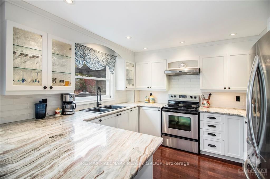 Photo 10 of 807 Brissac Way, Ottawa, Fallingbrook/Ridgemount — HOMEH