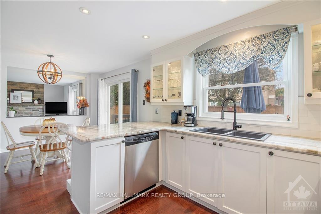 Photo 12 of 807 Brissac Way, Ottawa, Fallingbrook/Ridgemount — HOMEH