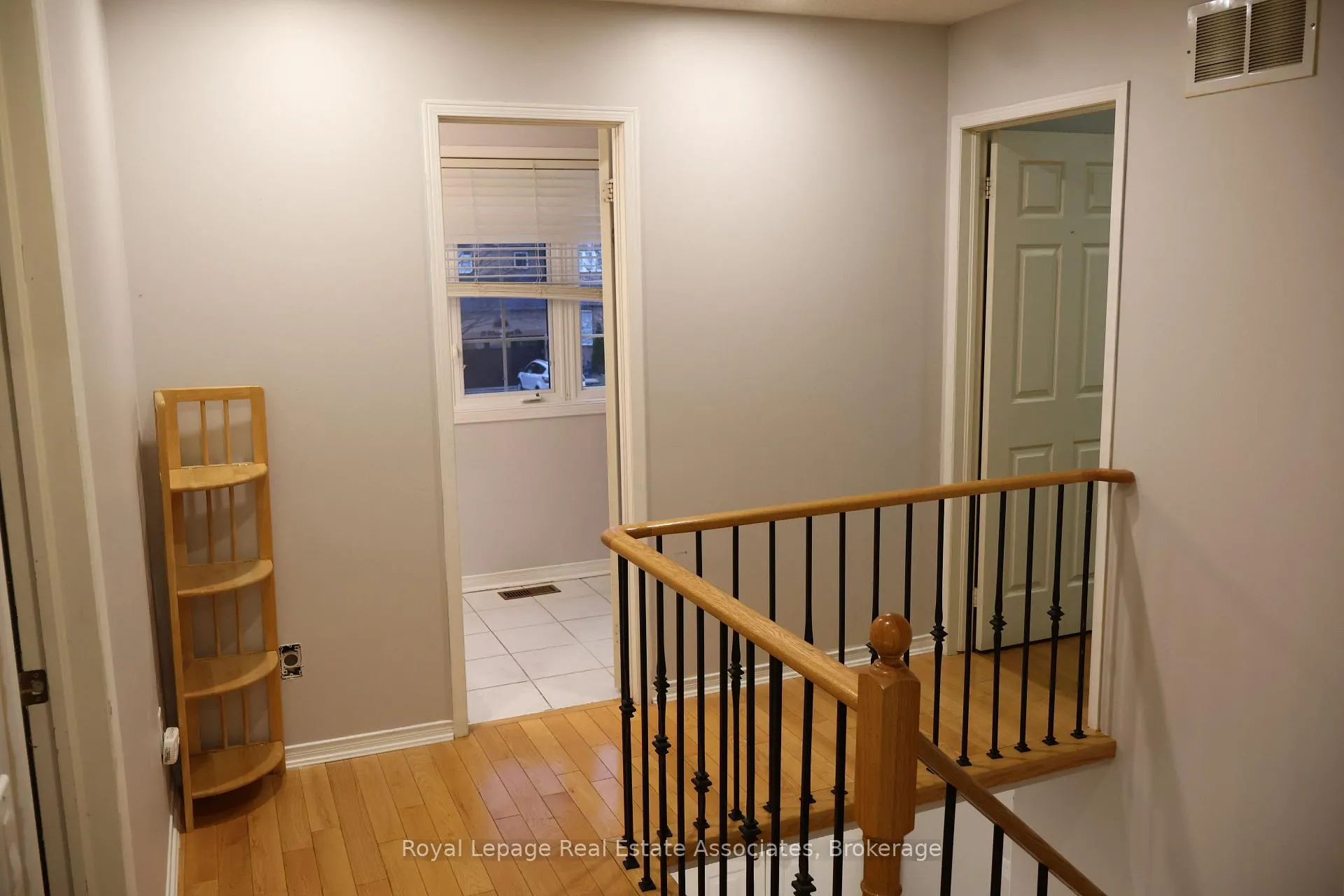 Photo 11 of 12 Wessenger Drive, Barrie, Holly — HOMEH