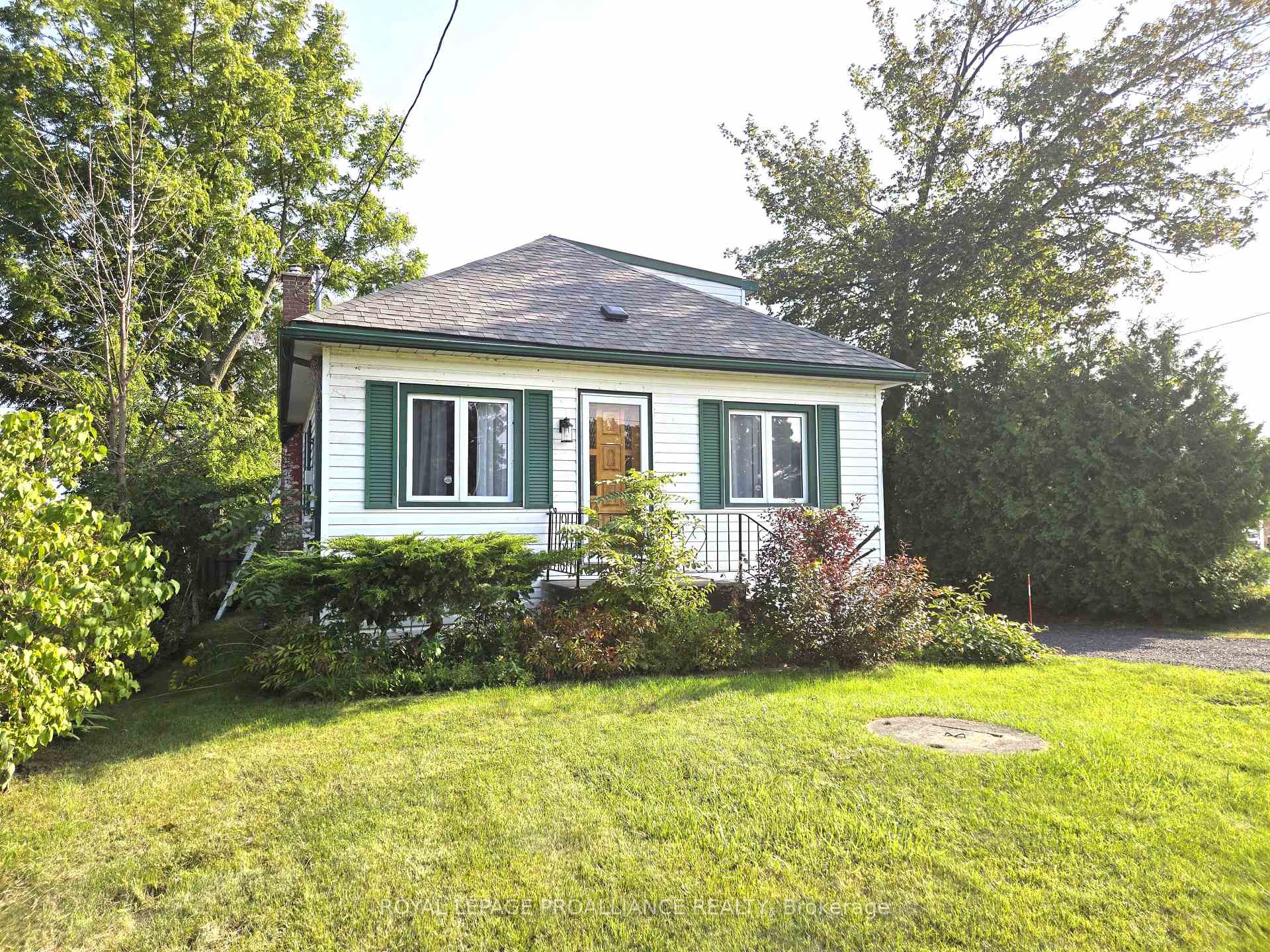 Front of 550 Old Highway 2