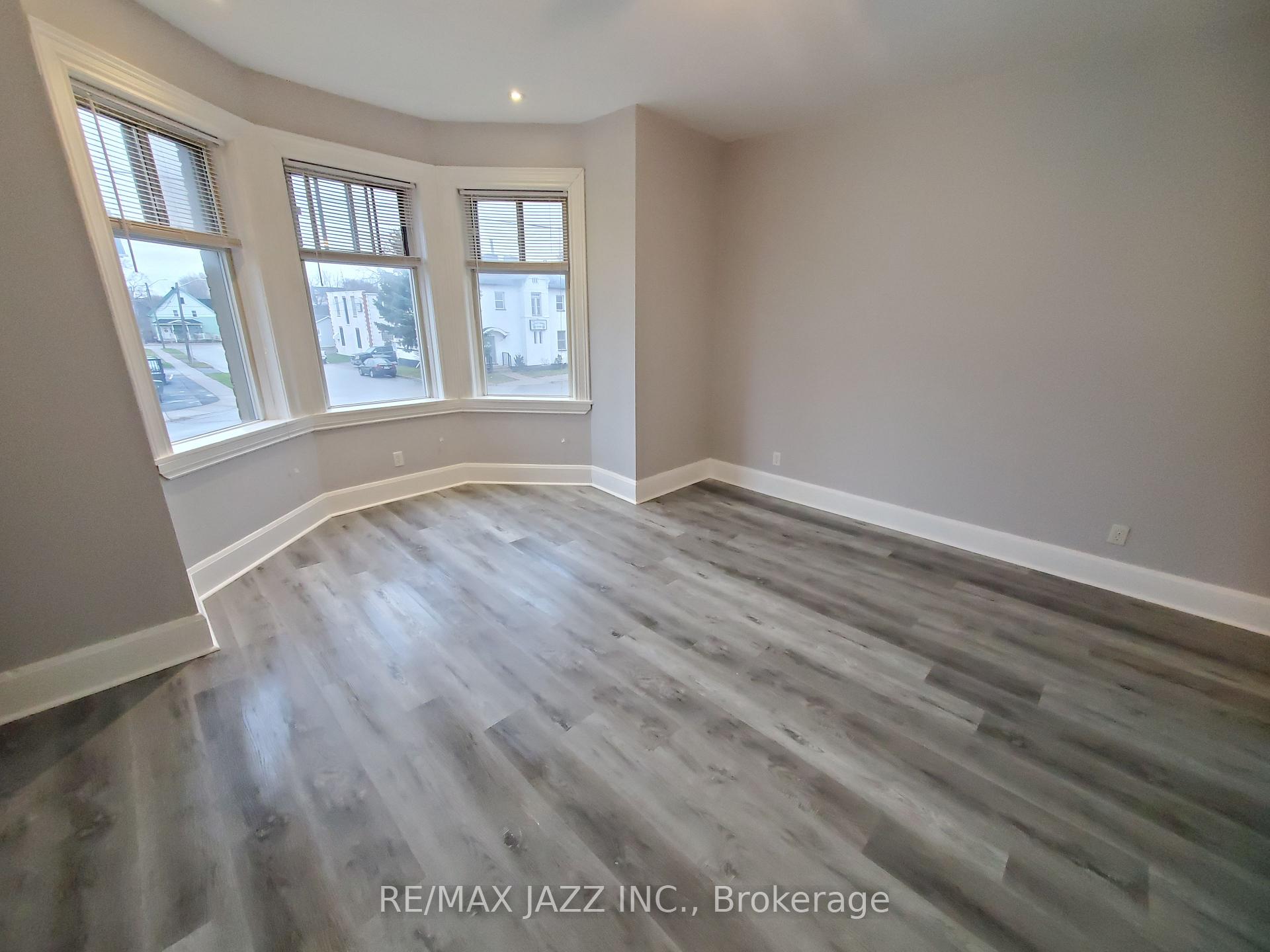 Photo 5 of 170 Simcoe Street S, Oshawa, Central — HOMEH