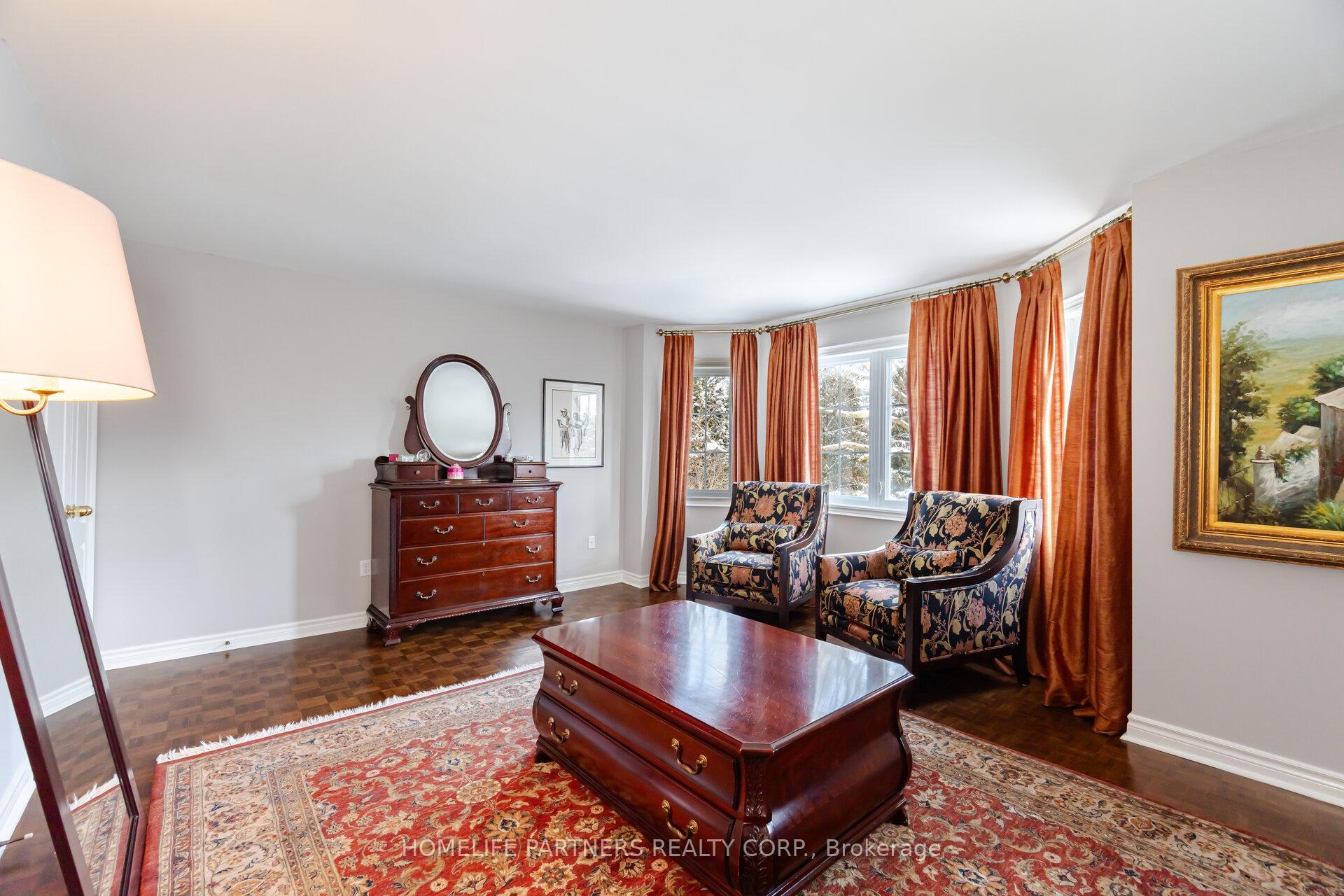Photo 26 of 17 John Kline Lane, Vaughan, Kleinburg — HOMEH