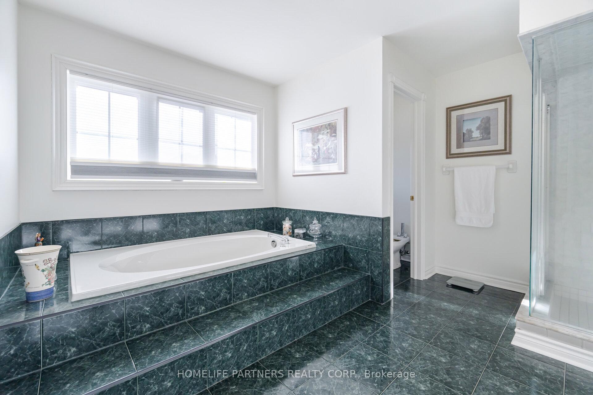 Photo 28 of 17 John Kline Lane, Vaughan, Kleinburg — HOMEH