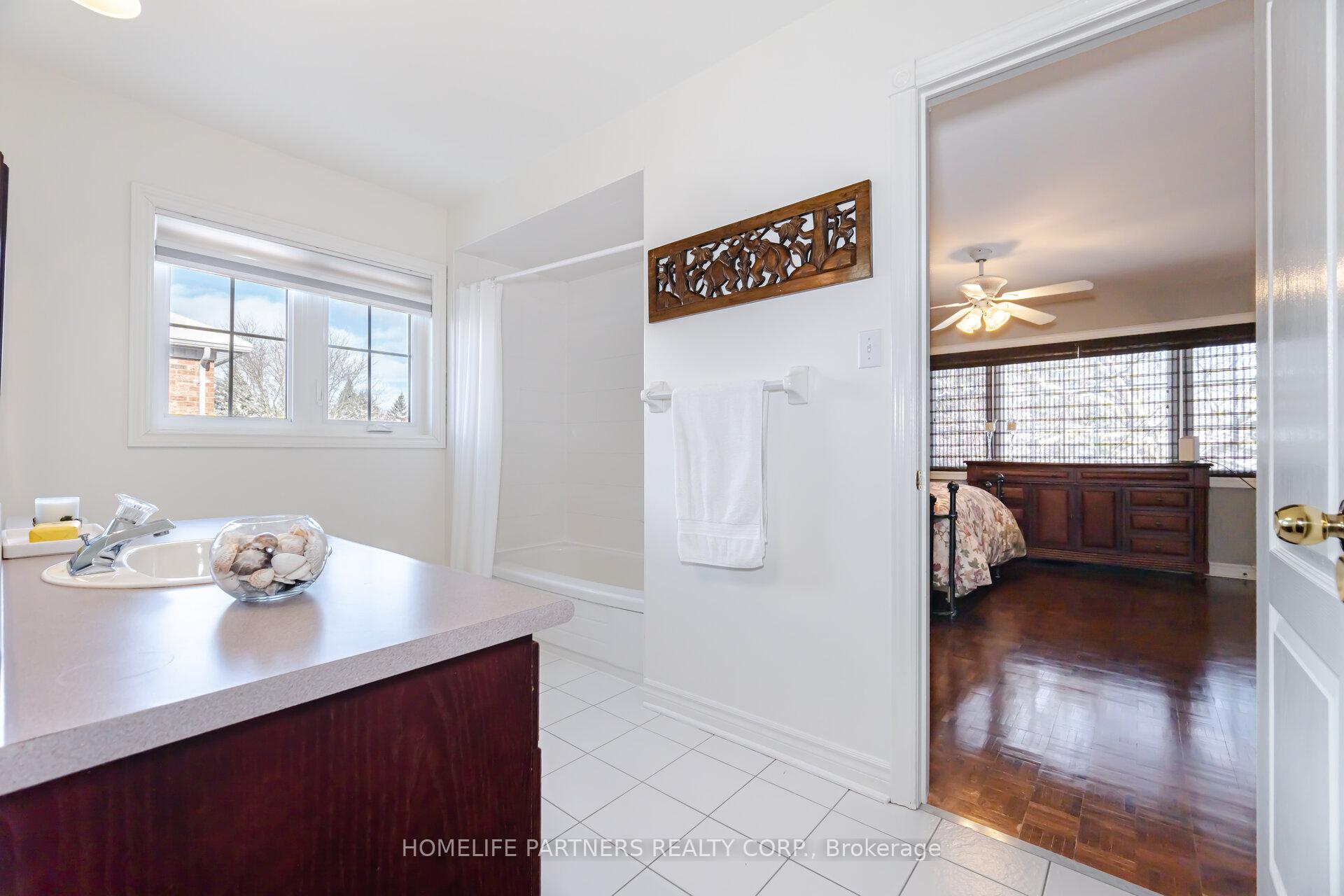 Photo 36 of 17 John Kline Lane, Vaughan, Kleinburg — HOMEH