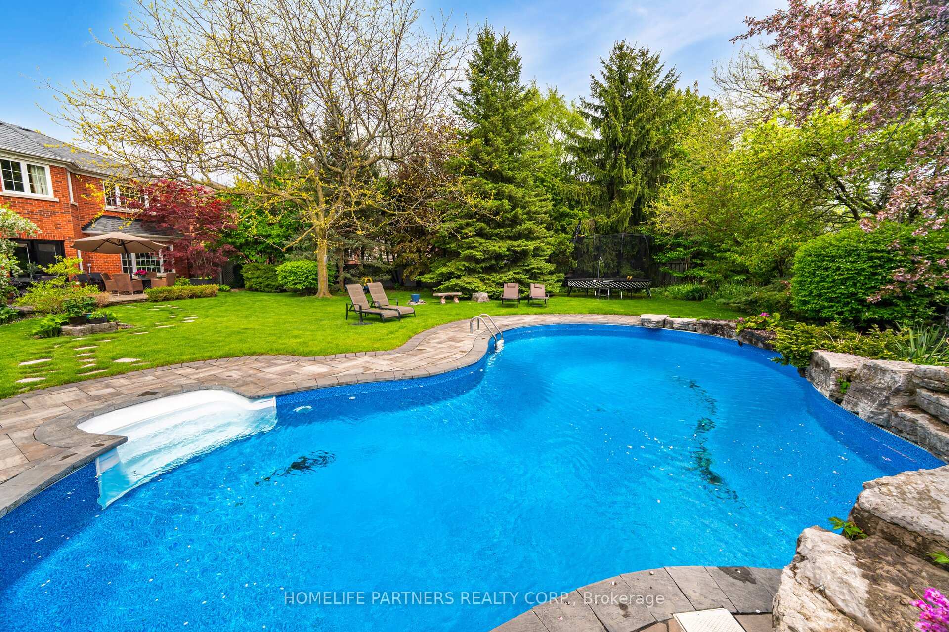 Photo 42 of 17 John Kline Lane, Vaughan, Kleinburg — HOMEH