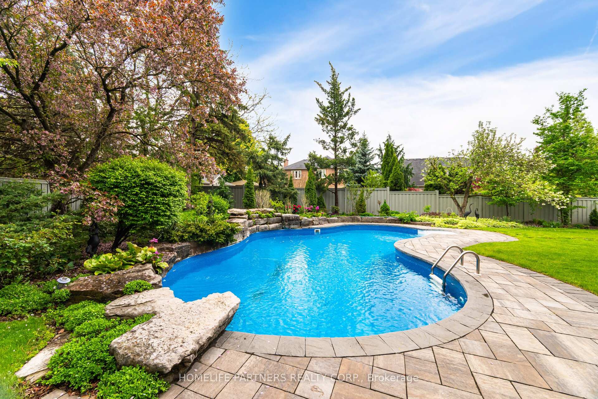 Photo 45 of 17 John Kline Lane, Vaughan, Kleinburg — HOMEH