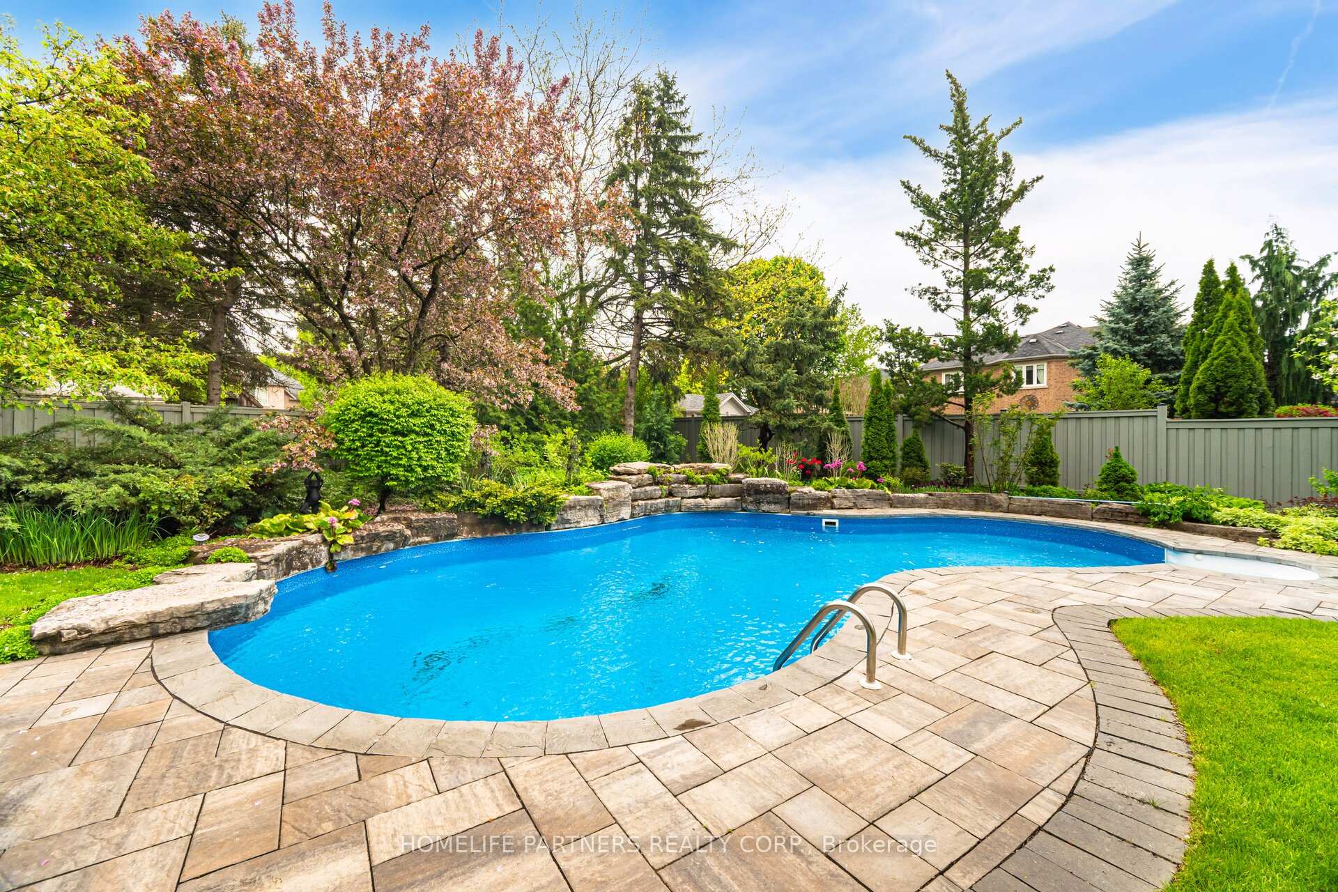 Photo 47 of 17 John Kline Lane, Vaughan, Kleinburg — HOMEH