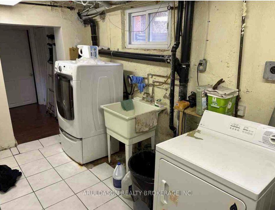 Photo 12 of 314 Pitt Street W, Whitby, Downtown Whitby — HOMEH