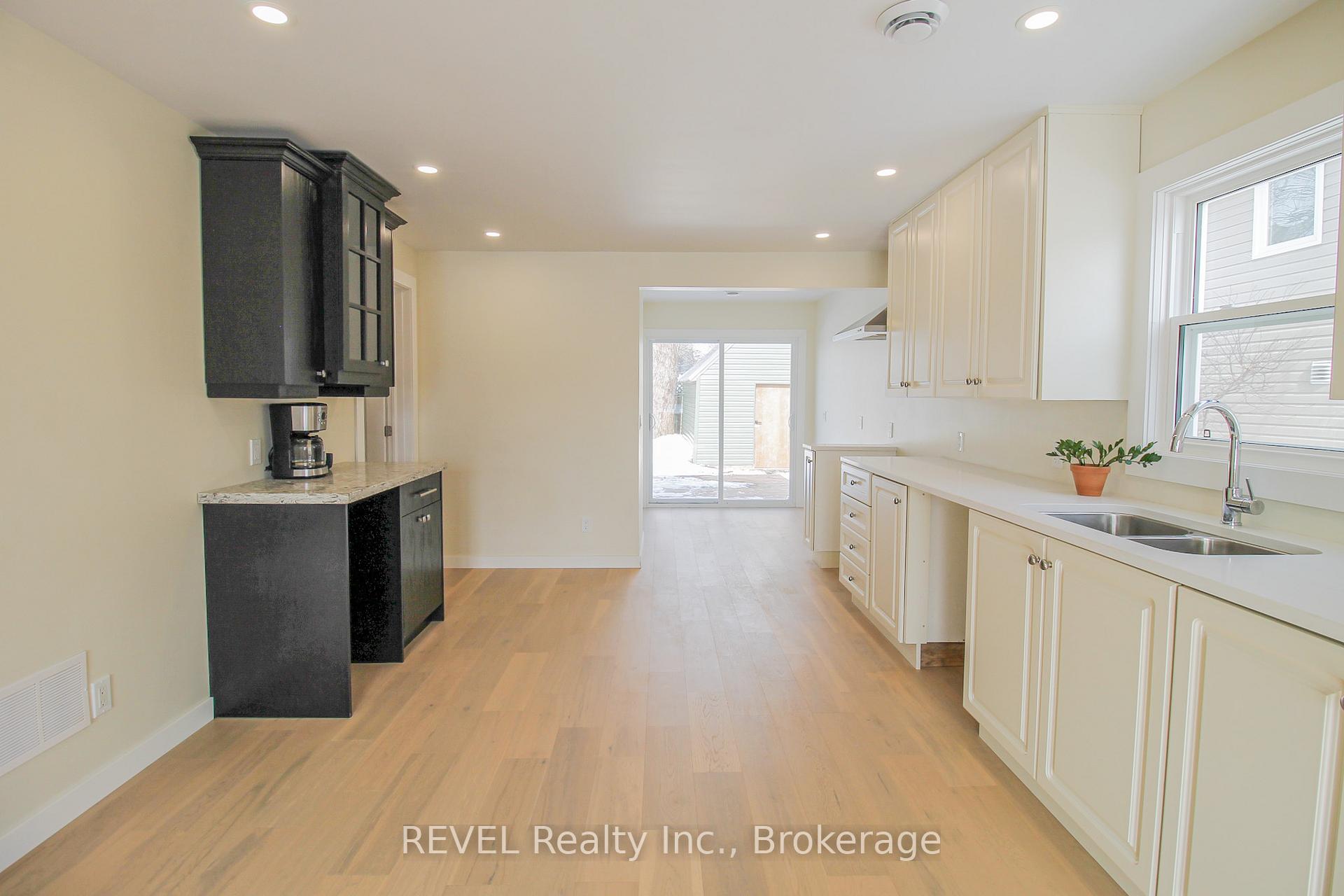Photo 6 of 406 Navy Street, Welland, Lincoln/Crowland — HOMEH