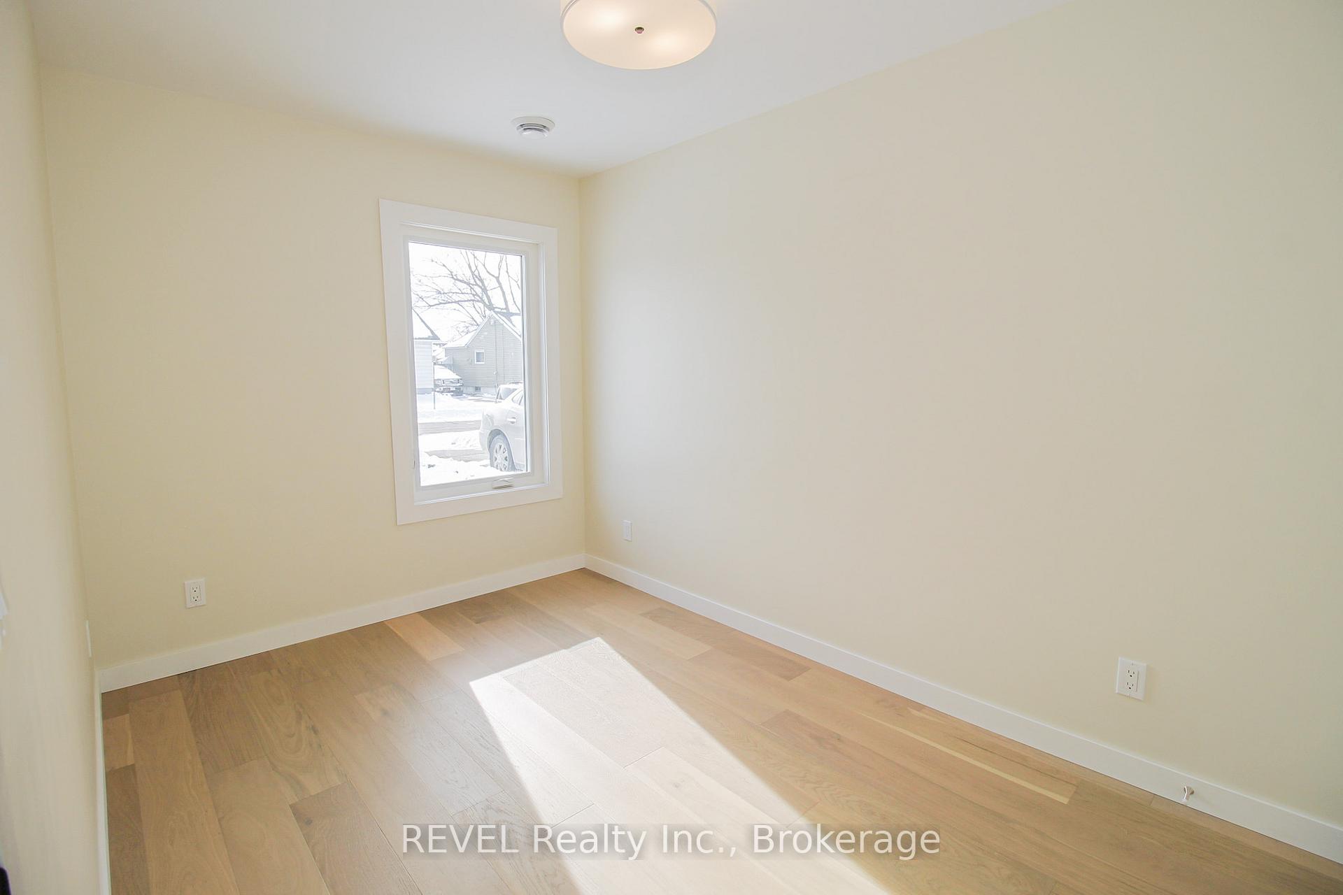 Photo 10 of 406 Navy Street, Welland, Lincoln/Crowland — HOMEH