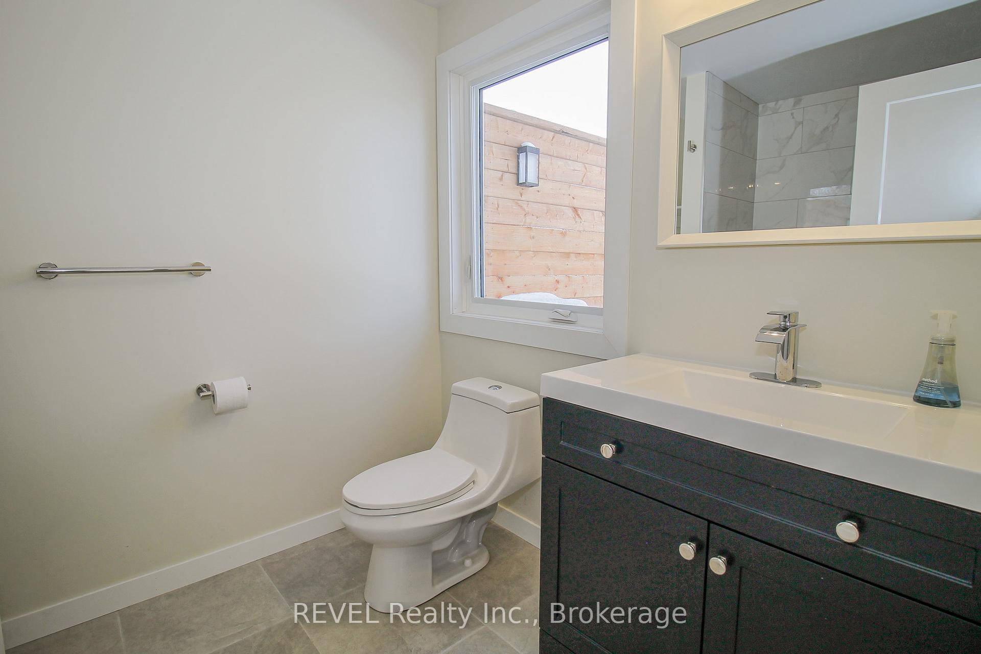 Photo 13 of 406 Navy Street, Welland, Lincoln/Crowland — HOMEH