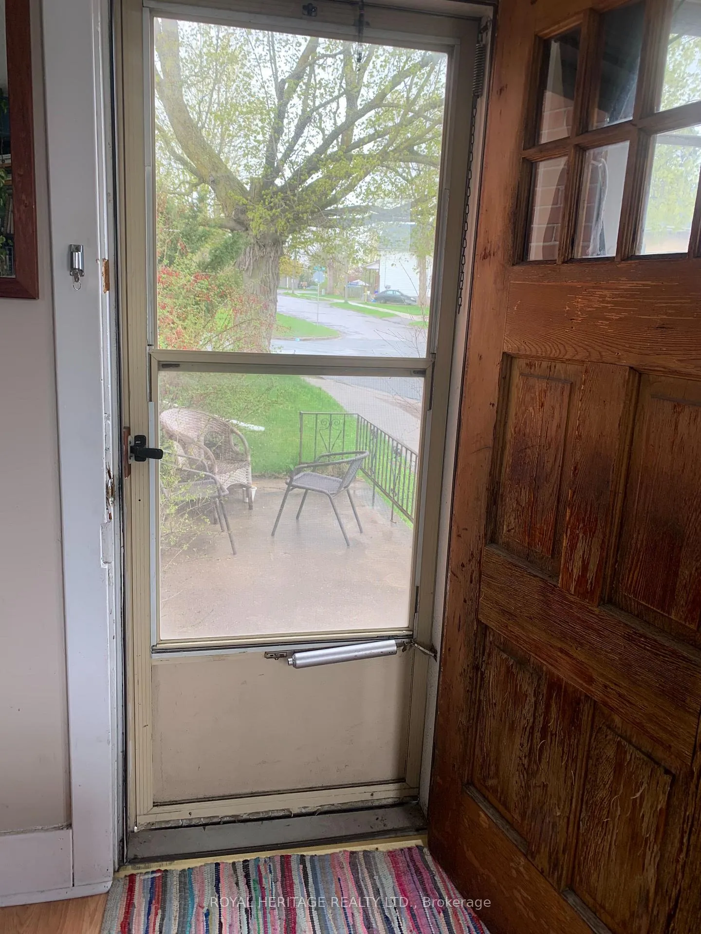 Photo 5 of 276 Parkhill Road W, Peterborough, Northcrest Ward 5 — HOMEH