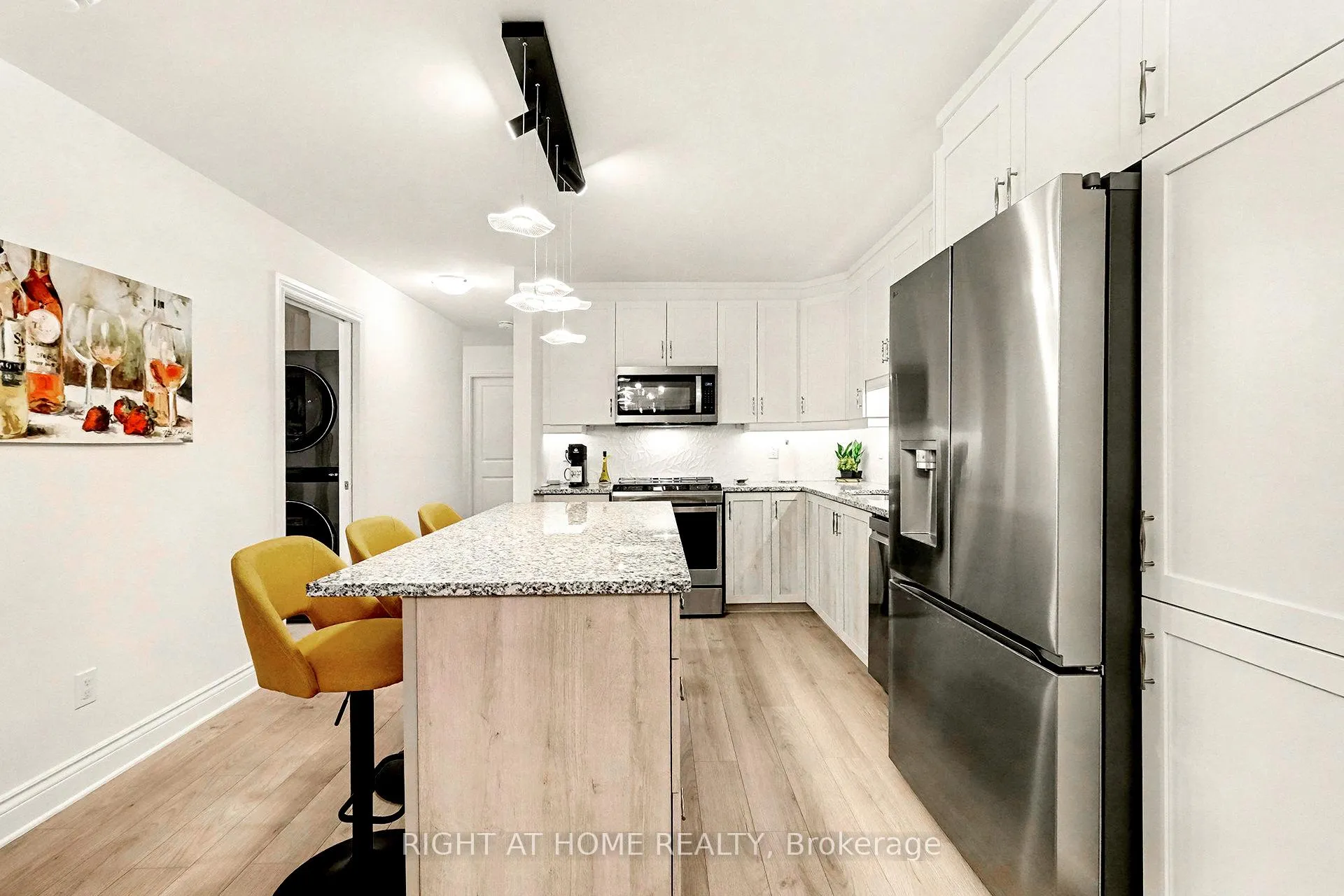 Photo 4 of Unit 606, 115 St Moritz Trail, Embrun — HOMEH
