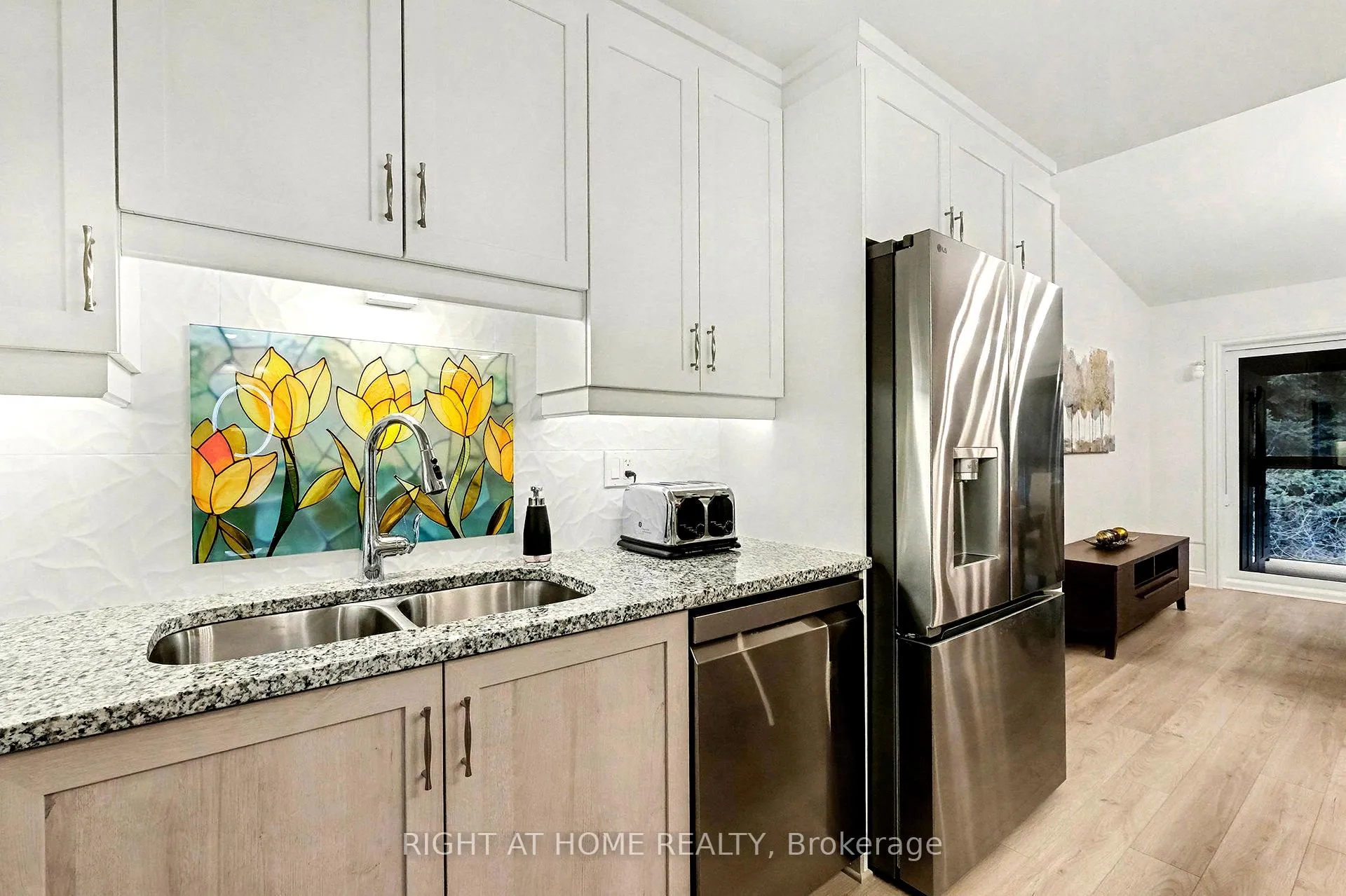 Photo 5 of Unit 606, 115 St Moritz Trail, Embrun — HOMEH